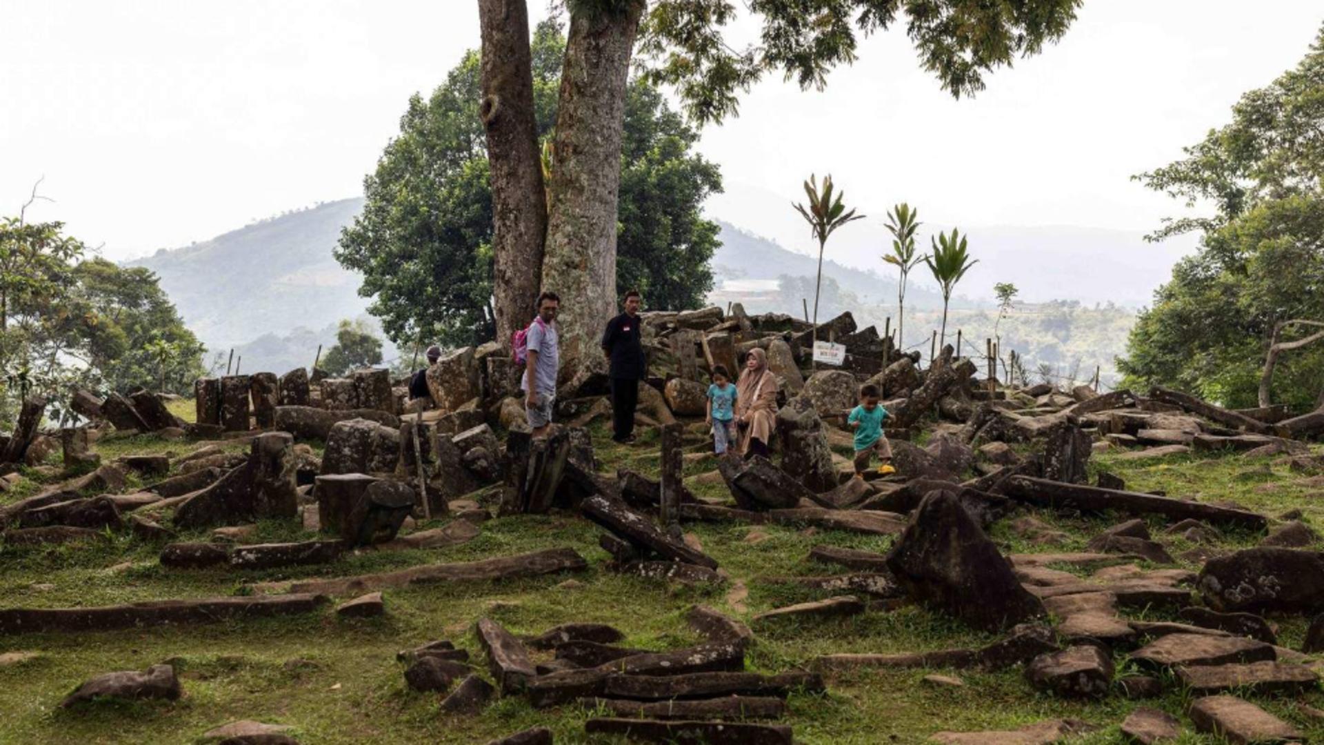 Revoluție arheologică în Indonezia: o piramidă veche de 27.000 de ani schimbă istoria umanității