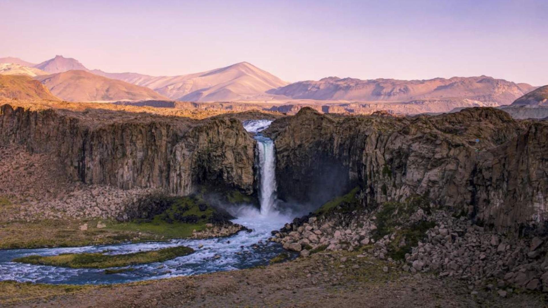 Minunea ascunsă din Munții Taurus: cascada secretă din Canionul Saklikent, o provocare pentru turiștii temerari