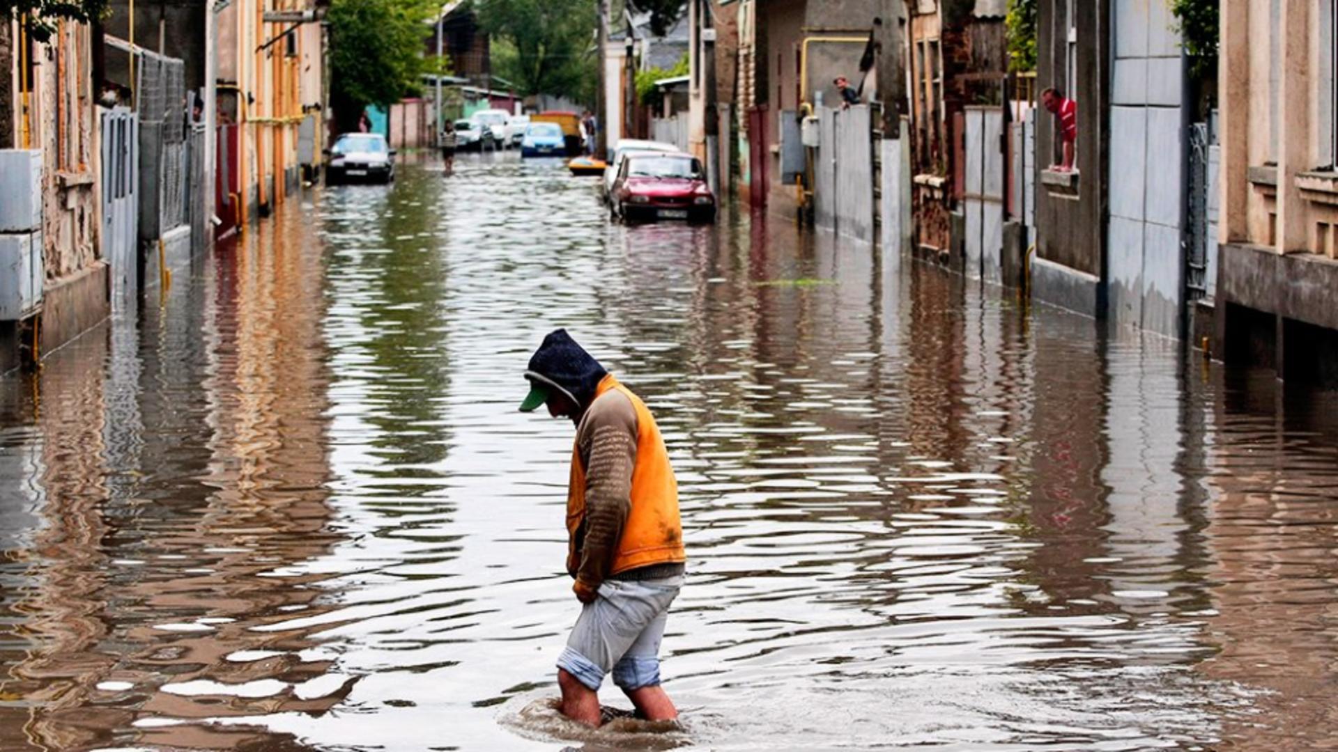 Alertă hidrologică: risc de viituri și inundații în 13 județe din România până sâmbătă
