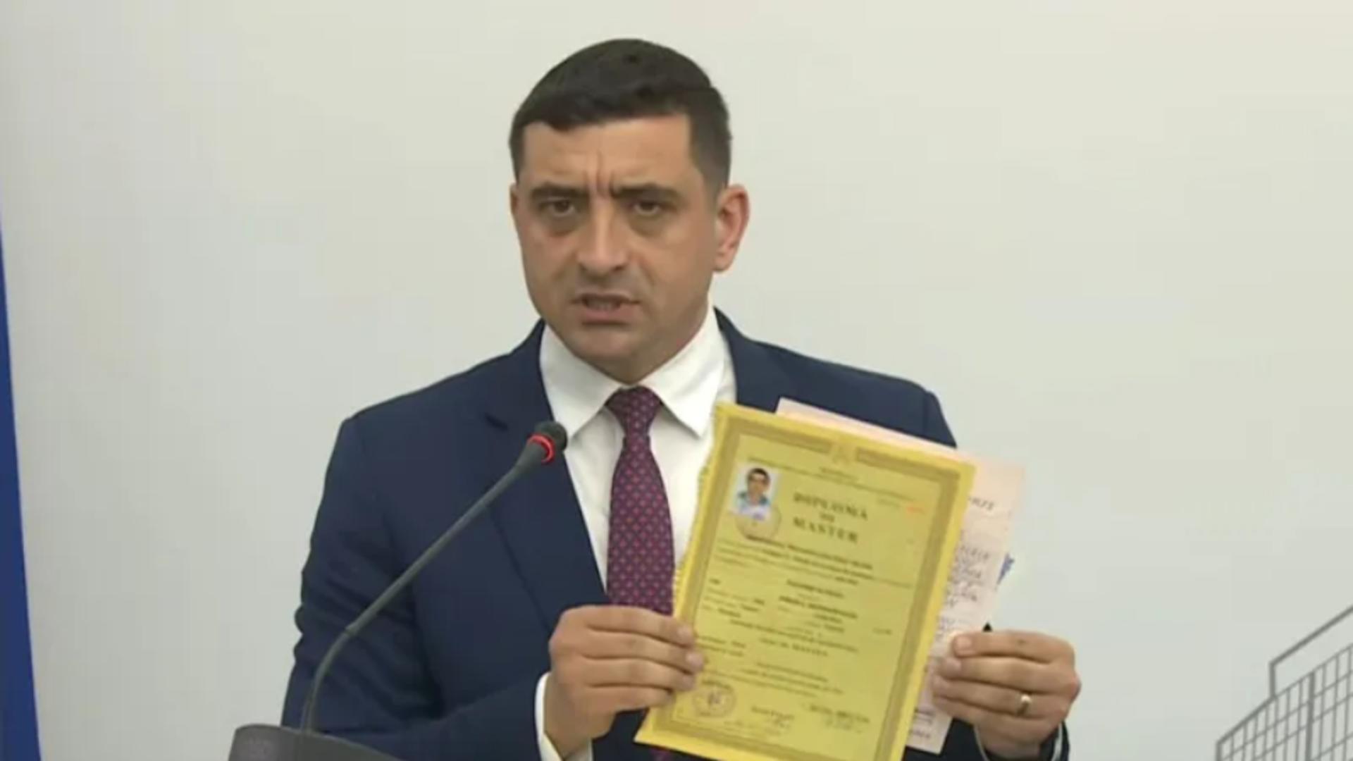 După minciunile și insinuările din presă, George Simion și-a prezentat actele de studiu în original