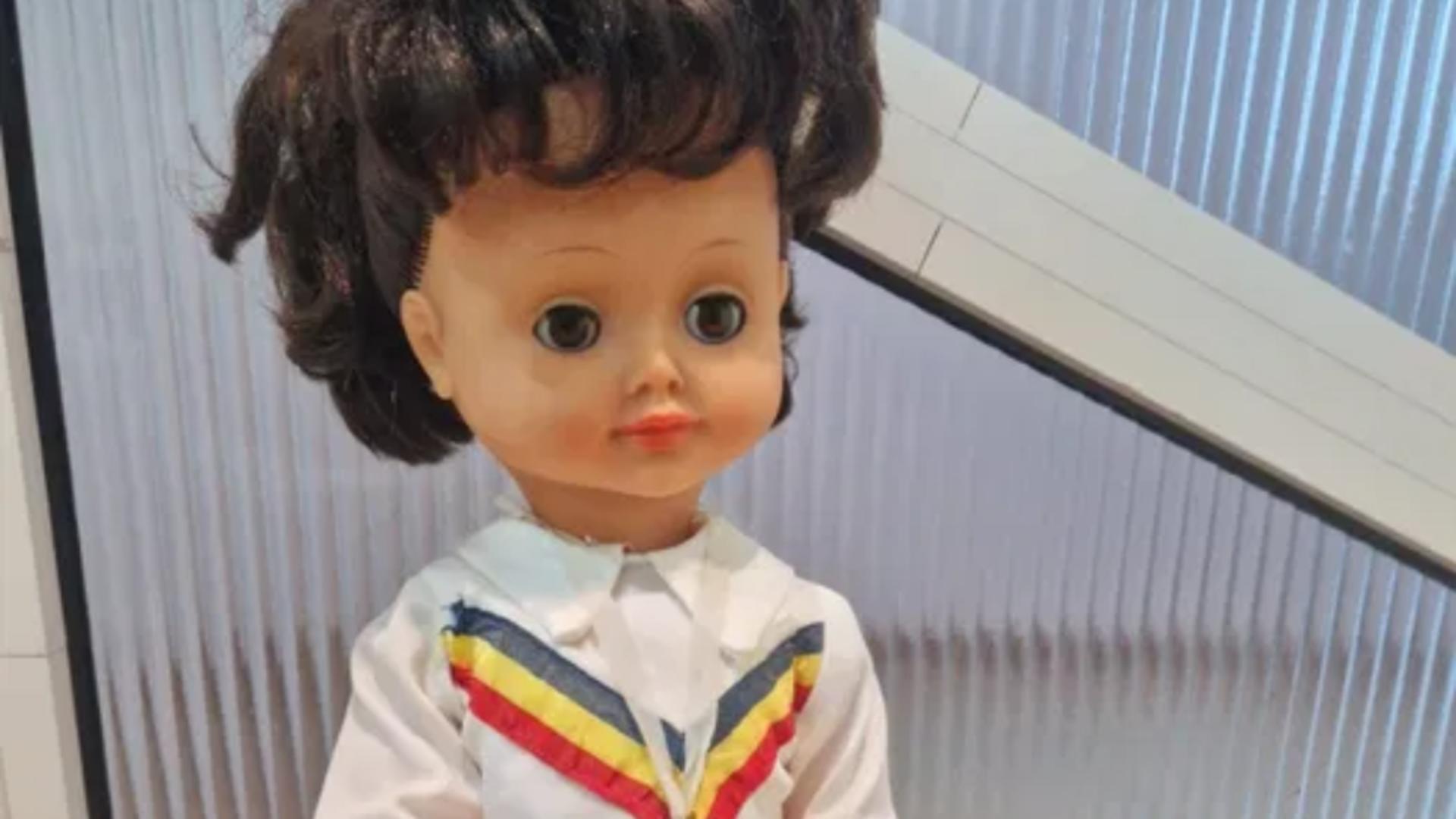 Prețul piperat cu care a ajuns să se vândă păpușa Nadia Comăneci. Foto: olx