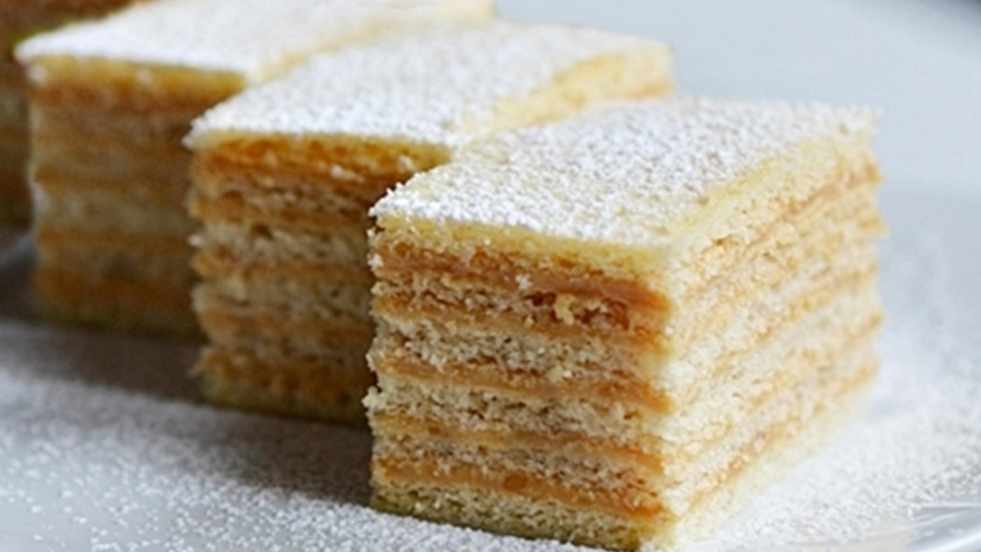 Prăjitură cu caramel și foi fragede. Un desert fin și delicios, care te va cuceri instant