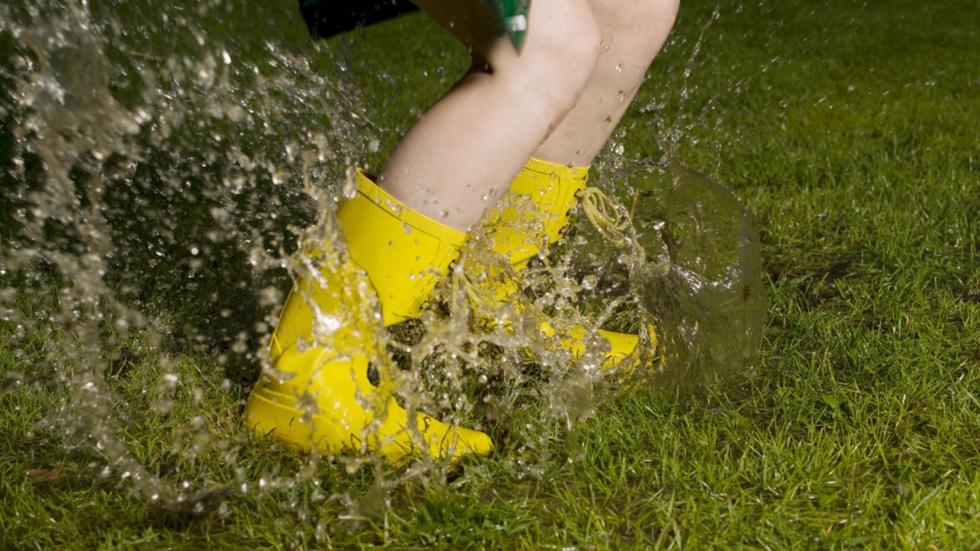 Vremea 27 mai. Ploi puternice și temperaturi scăzute în toată țara. Când se încălzește/ Profimedia