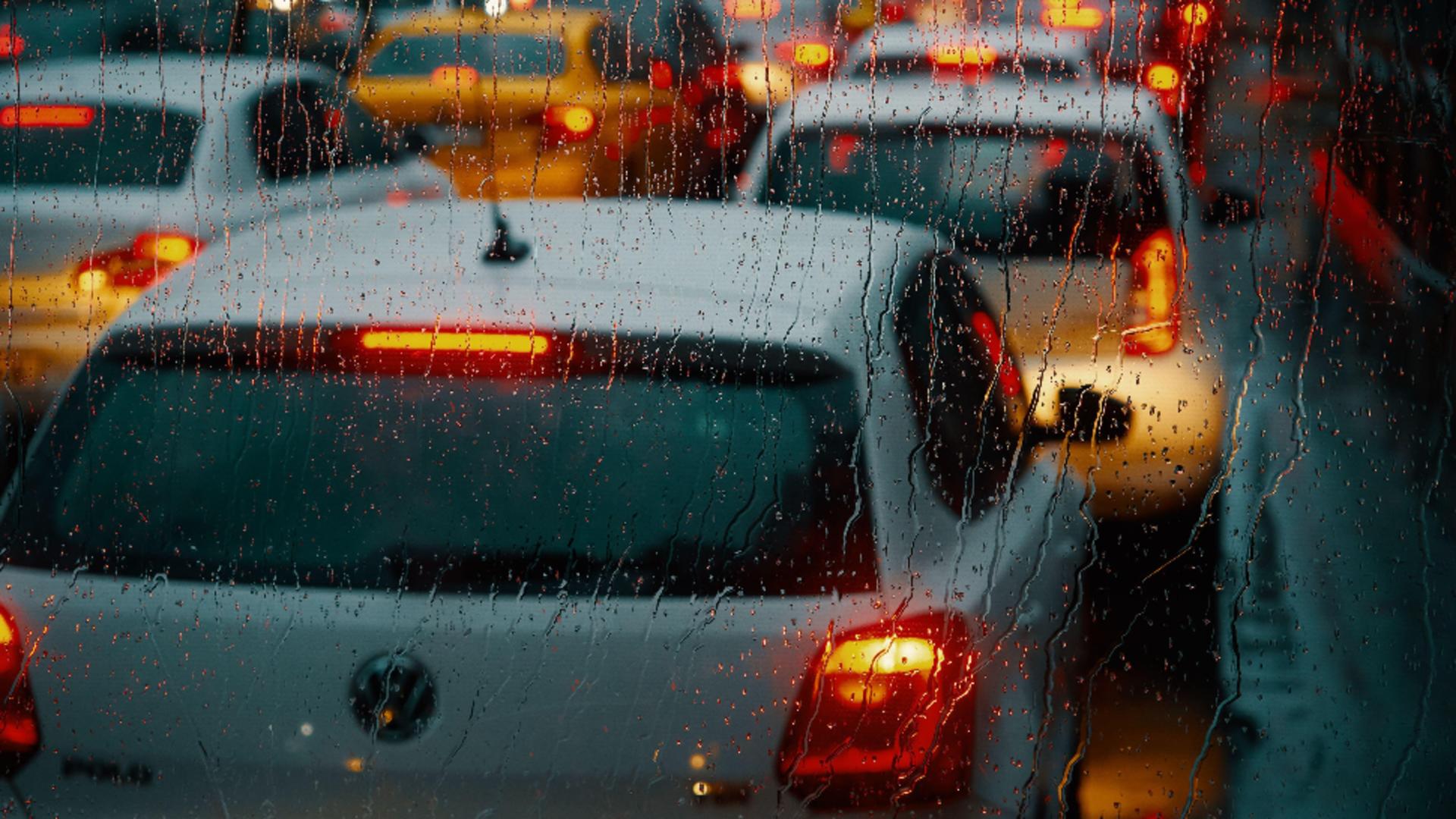 Vreme extremă în țară. Nu scăpăm de ploi torențiale și nici de inundații: anunțul ANM/ Profimedia