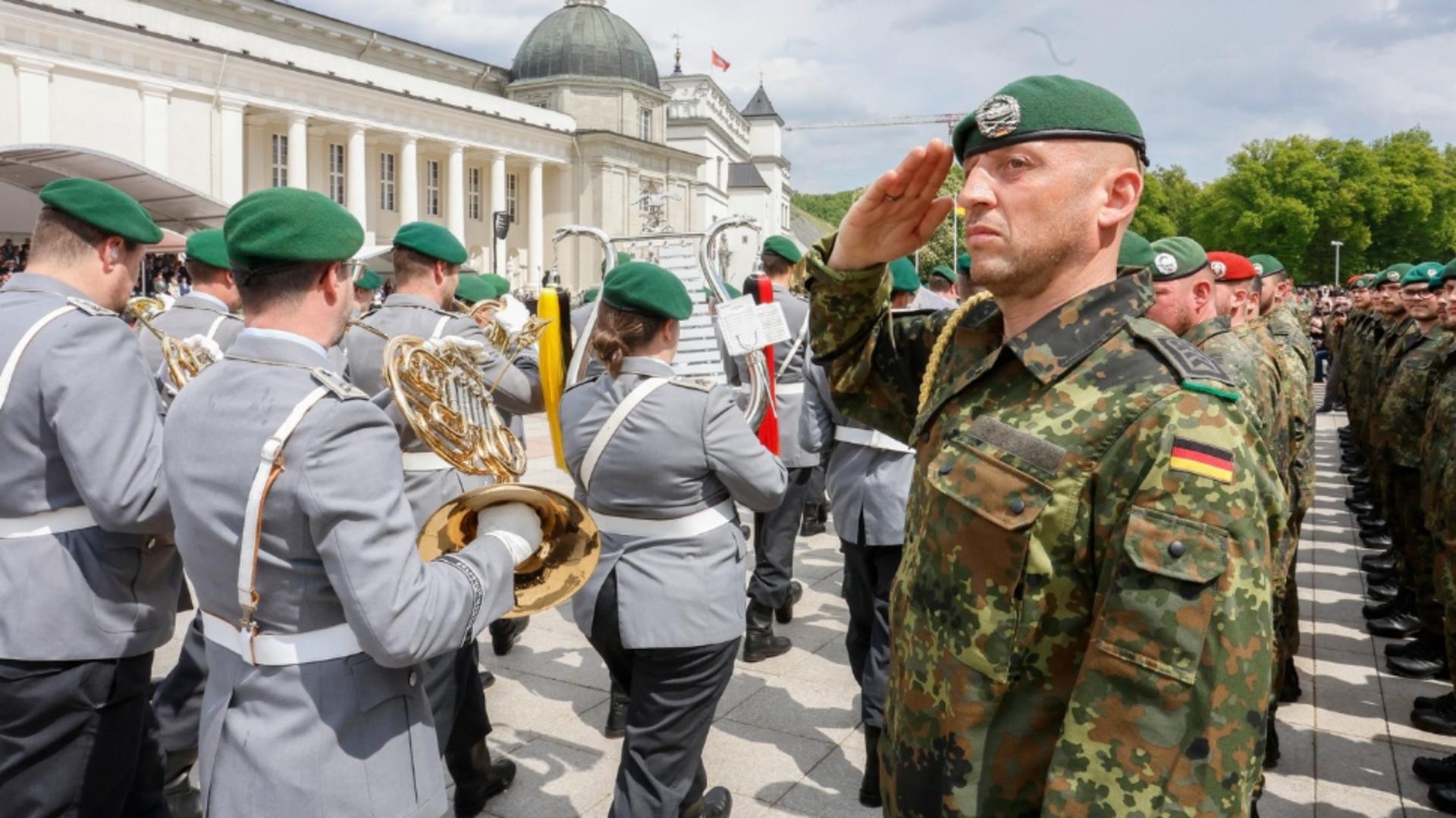 O țară europeană ia în calcul reintroducerea serviciului militar obligatoriu. Foto: Profimedia