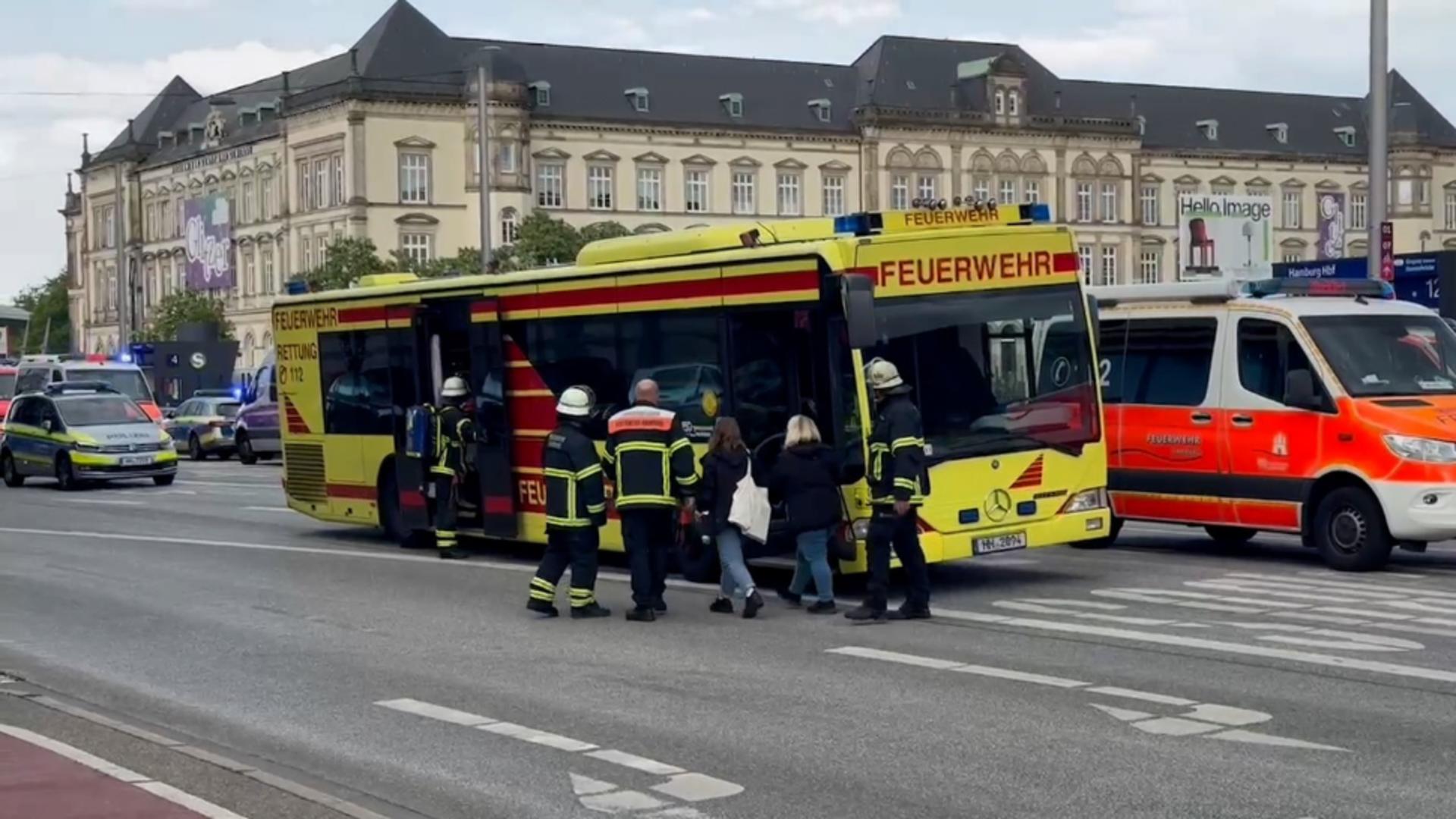 Atacatorul a fost reținut și dus la audieri (Profimedia)