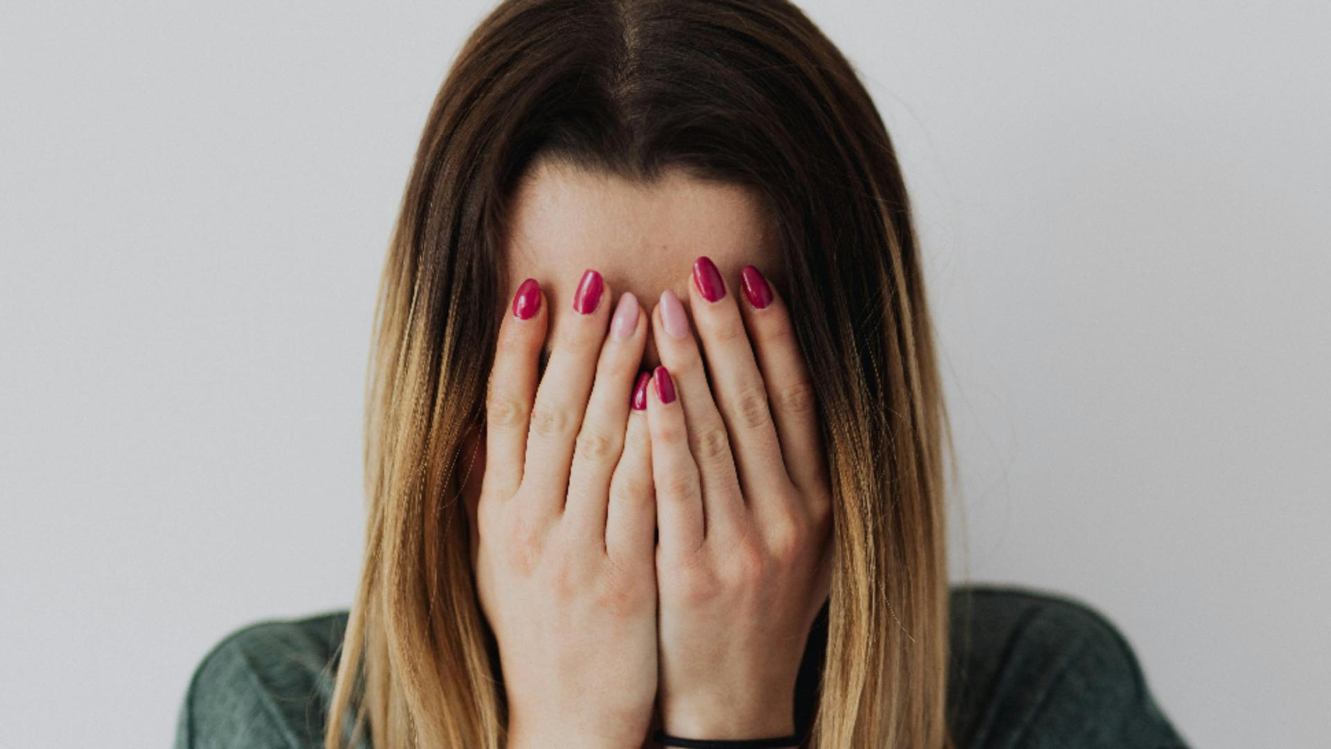 Cum să scapi de frica de abandon, care poate să apară la orice vârstă. Sfaturile hipnoterapeutului Eugen Popa