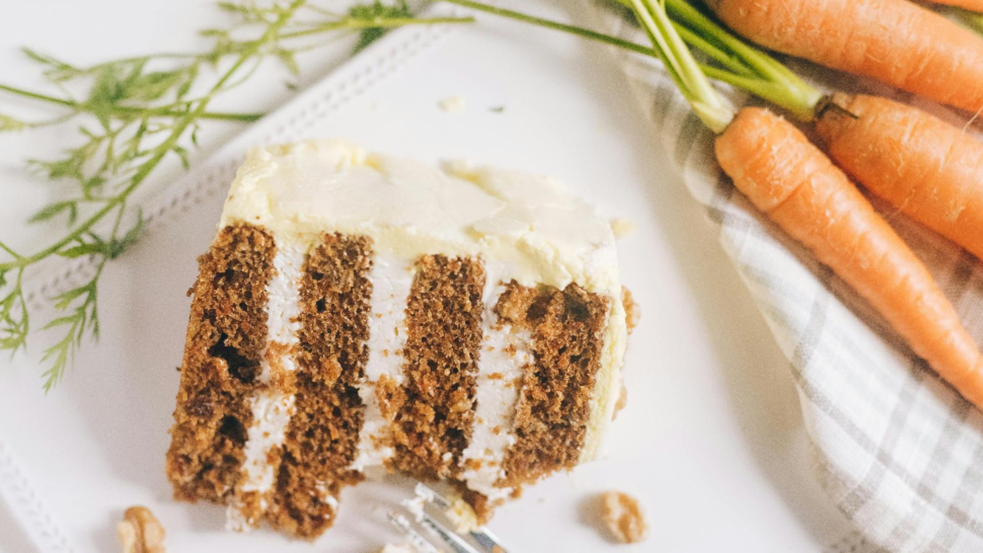 Rețeta celui mai delicios desert. Tort cu morcovi. Se prepară foarte repede