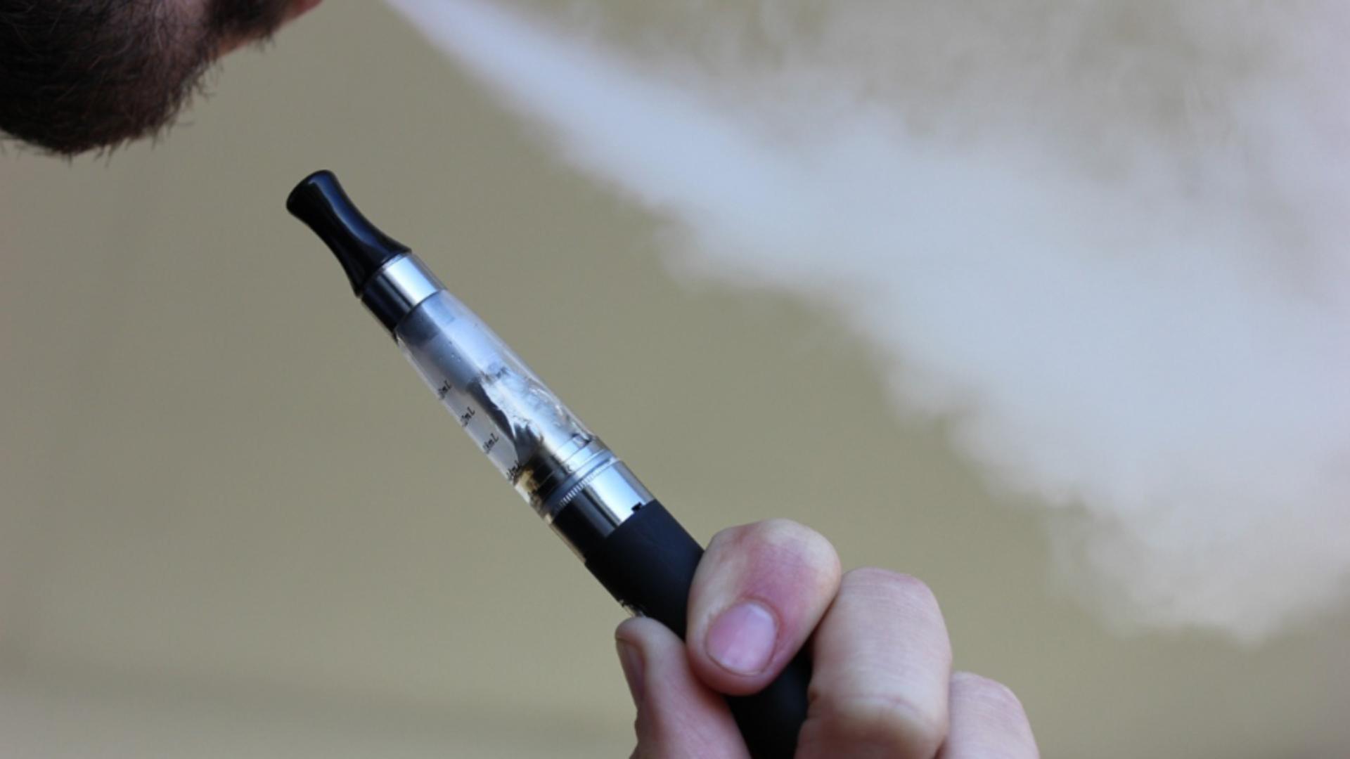 Asociația Industriei de Vaping solicită recunoașterea oficială a vapatului în România