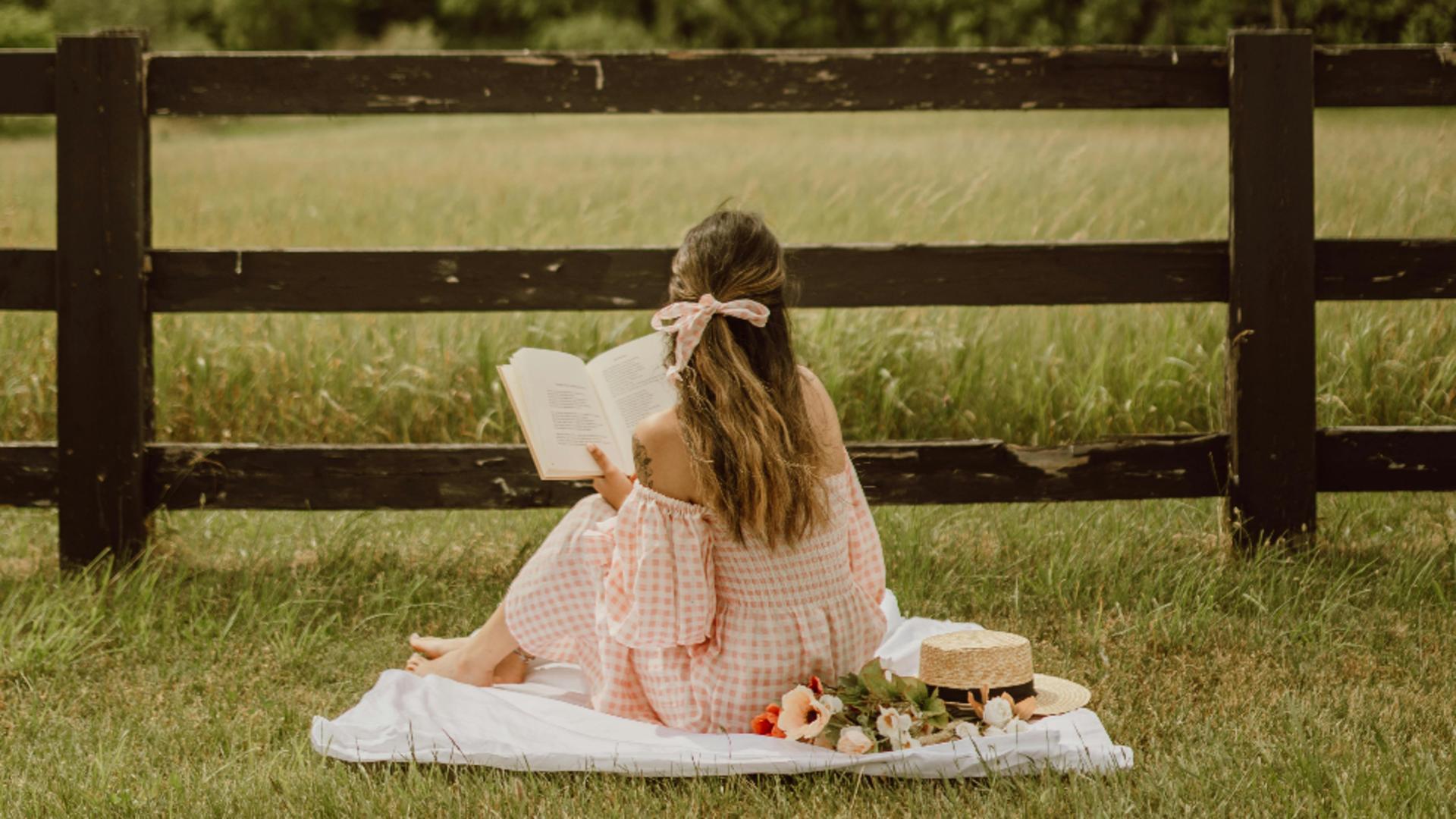 Horoscop de weekend 26-27 iulie 2025. Zile pline de romantism pentru aceste zodii