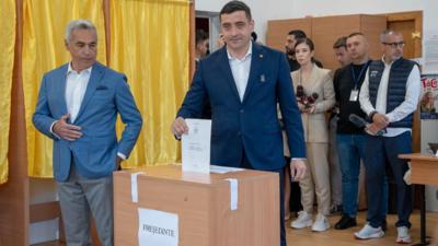 Simion crede că astfel s-ar realiza o reconciliere națională