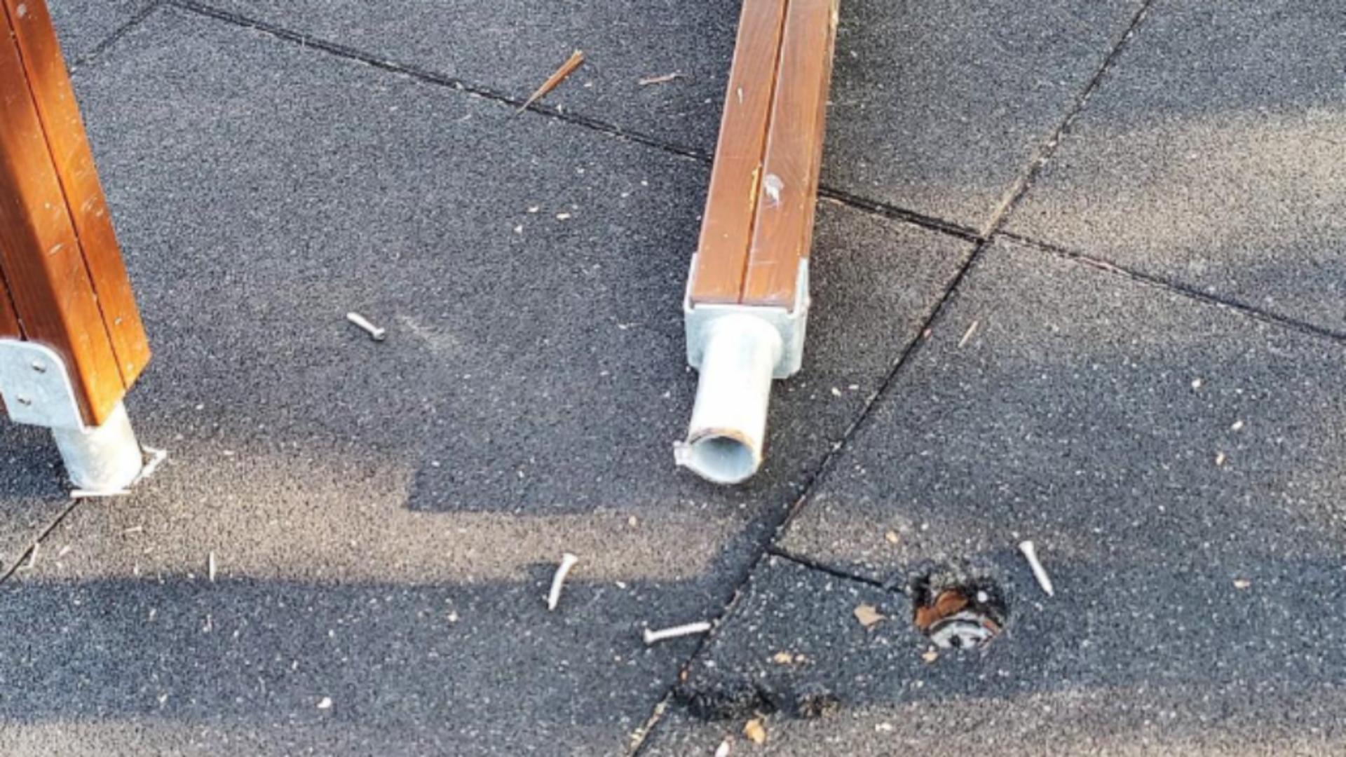 Scene de vandalism pe malul Someșului! 3 turiști norvegieni au devastat un loc de joacă din zona de promenadă: poliția le-a dat de urmă 