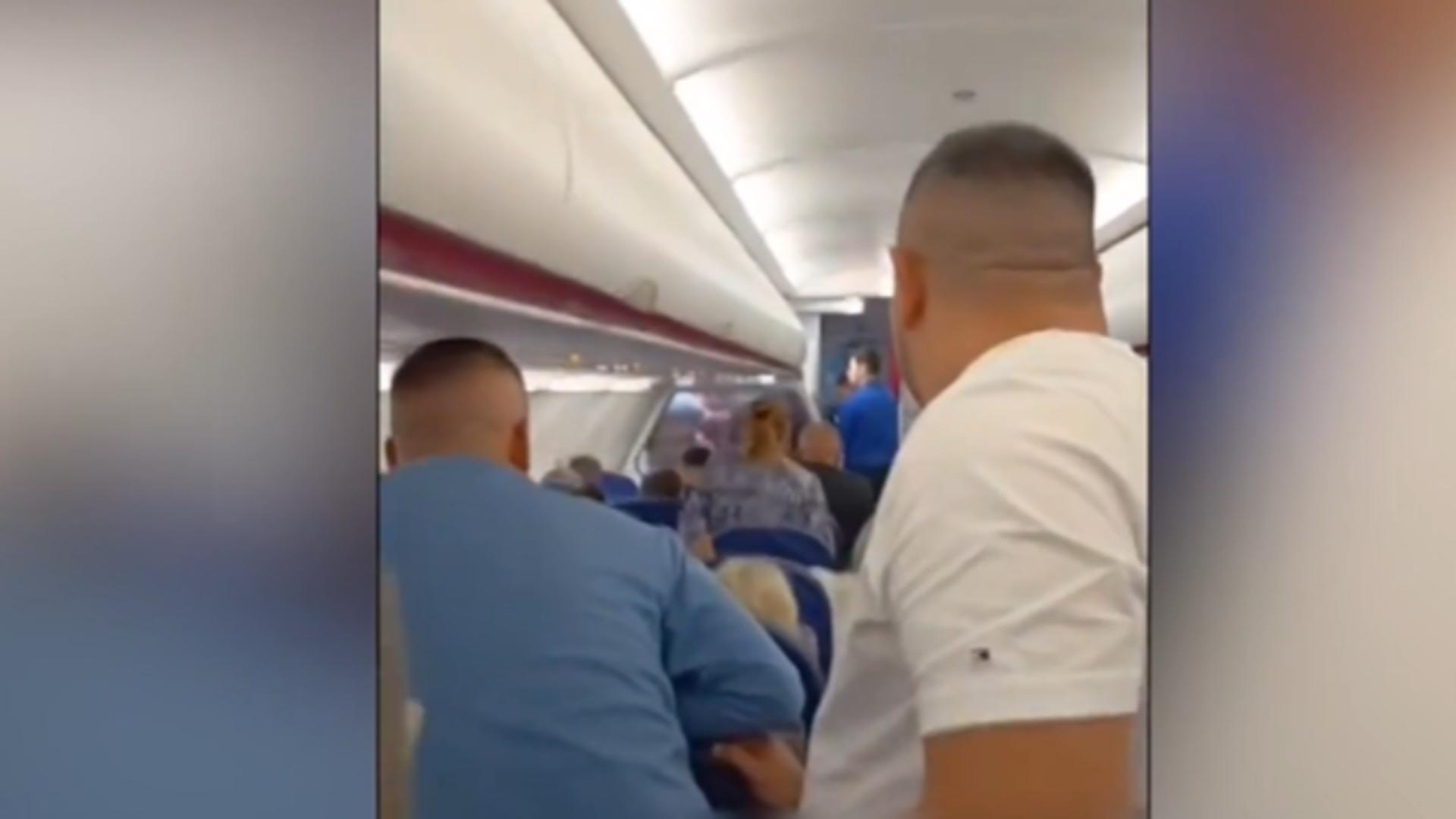 Scandal la bordul unui avion care se pregătea să decoleze de pe  Otopeni: pilotul a fost amenințat/ Captură video
