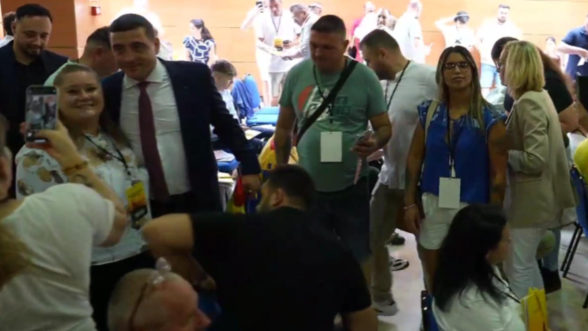 George Simion, baie de mulțime la Madrid. Intervenție exclusivă a liderului AUR din Diaspora/ Captură video