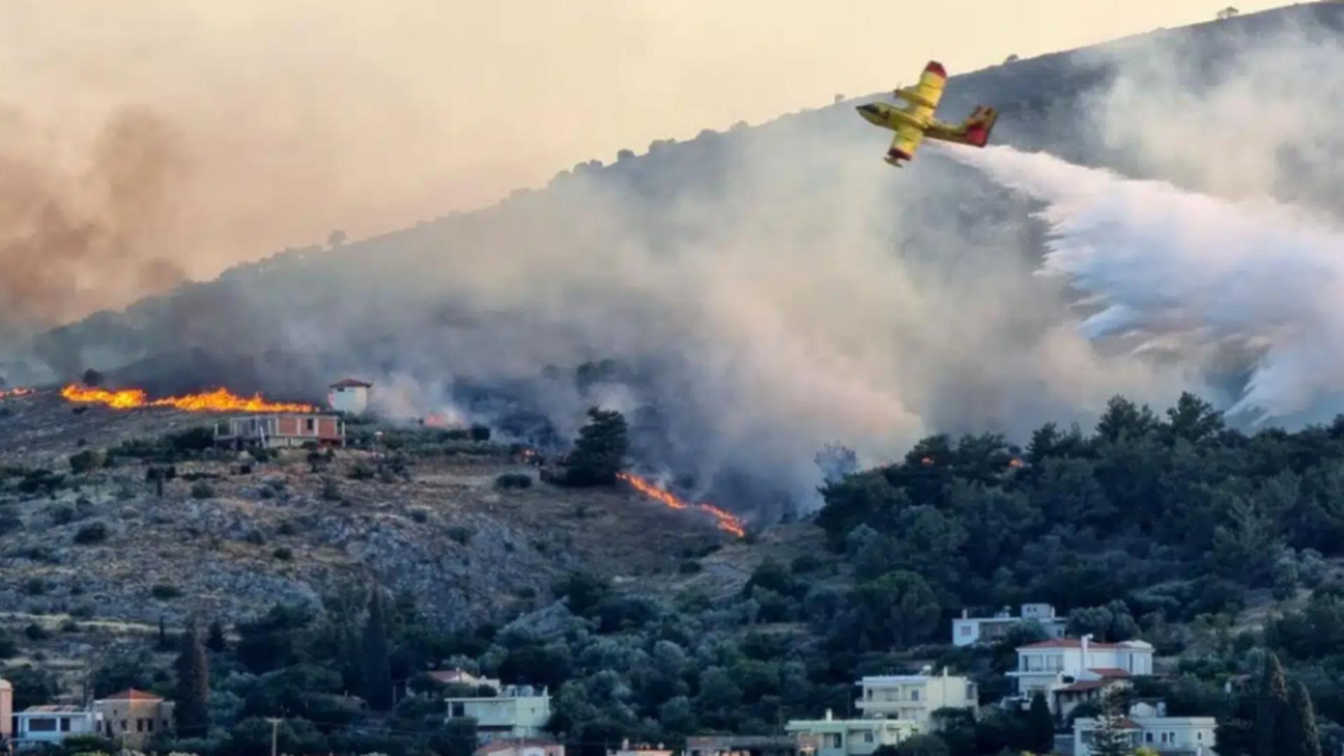Incendiu masiv în insula grecească Chios! Luptă contracronometru cu focul: zeci de oameni au fost evacuați