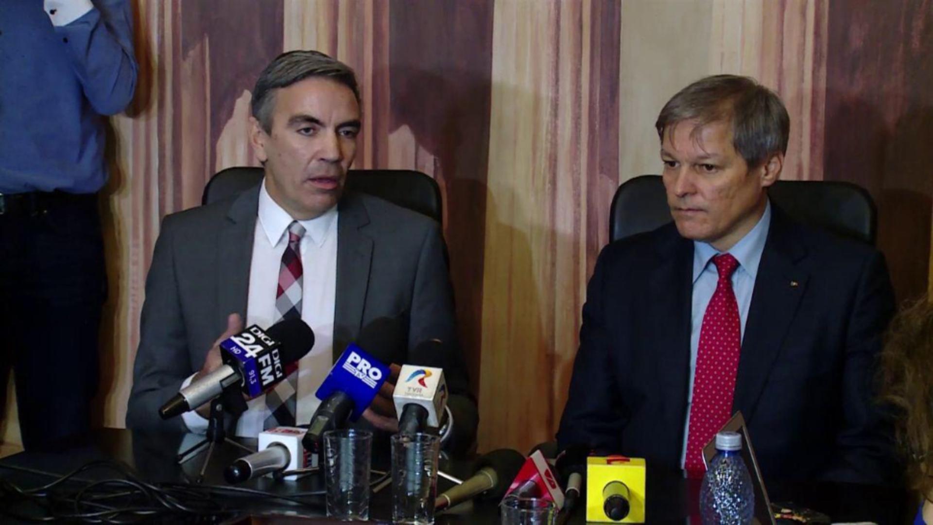 Dacian Cioloș și Dragoș Atanasiu ar fi lansat scenariul rotative (foto arhivă, 2019)