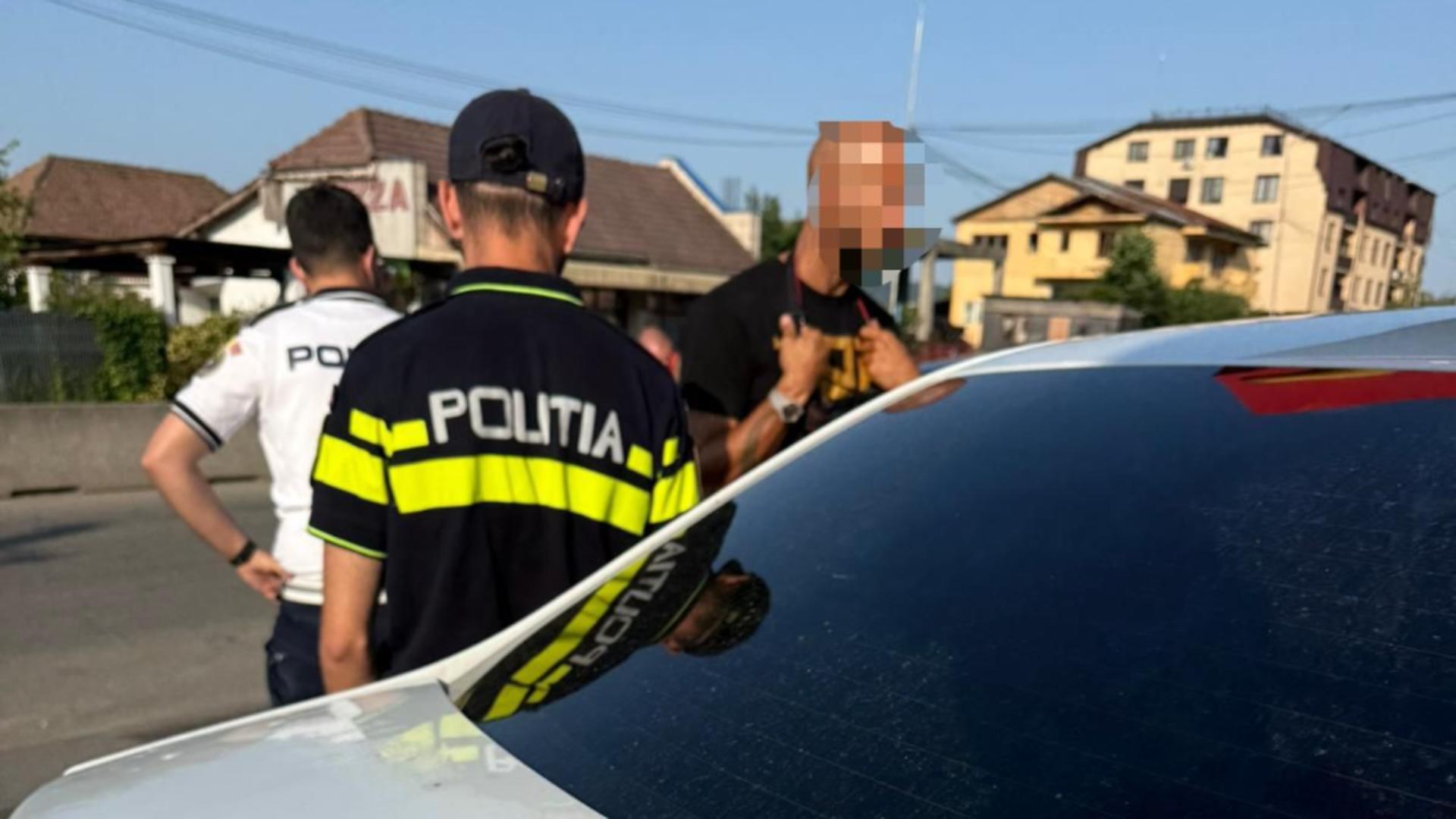 Andrew Tate a fost prins circulând cu 196 km/h pe DN7