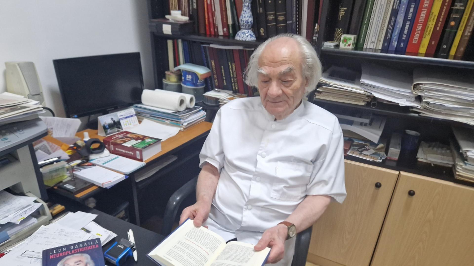 Profesorul Leon Dănăilă, mesajul momentului după ce a apărut știrea că a murit: "Sunt bine, sănătos și foarte viu"/ Foto: Facebook