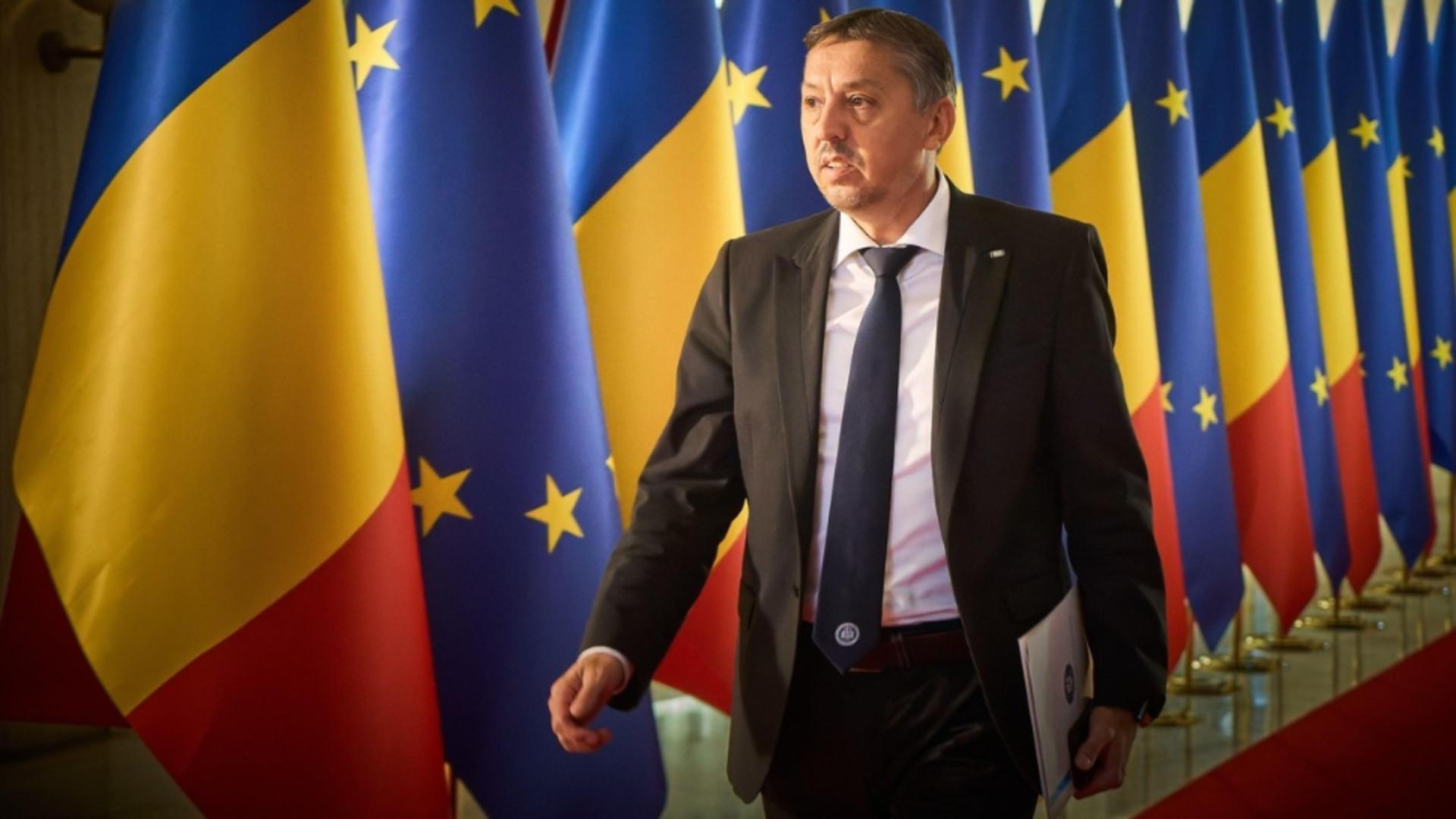 Ministrul Educației cere stabilitate. Ce se va întâmpla cu tezele și cu semestrele: „Eu vă sugerez să nu mai tot schimbăm şi să înnebunim copiii”