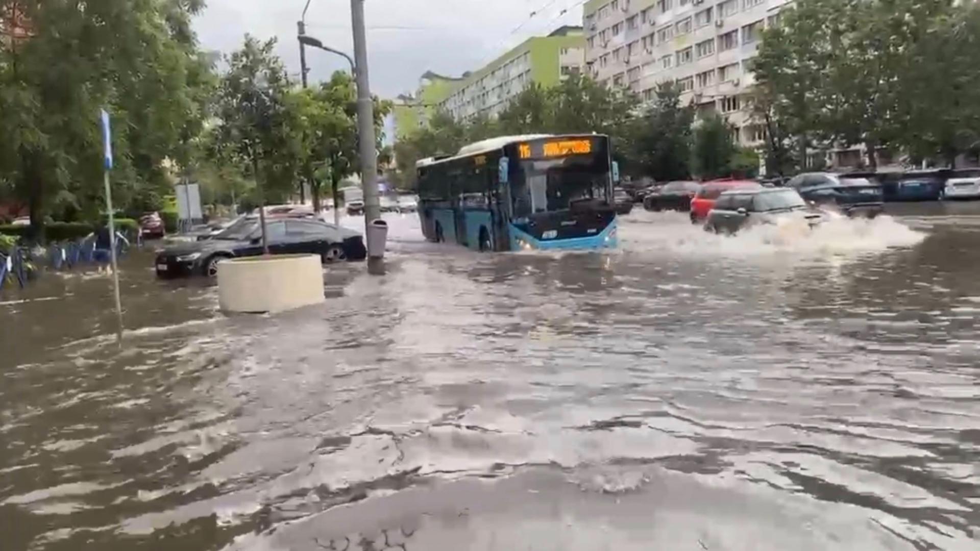 Expert ANM, despre furtuna de luni, din Capitală: Astfel de fenomene vor deveni 