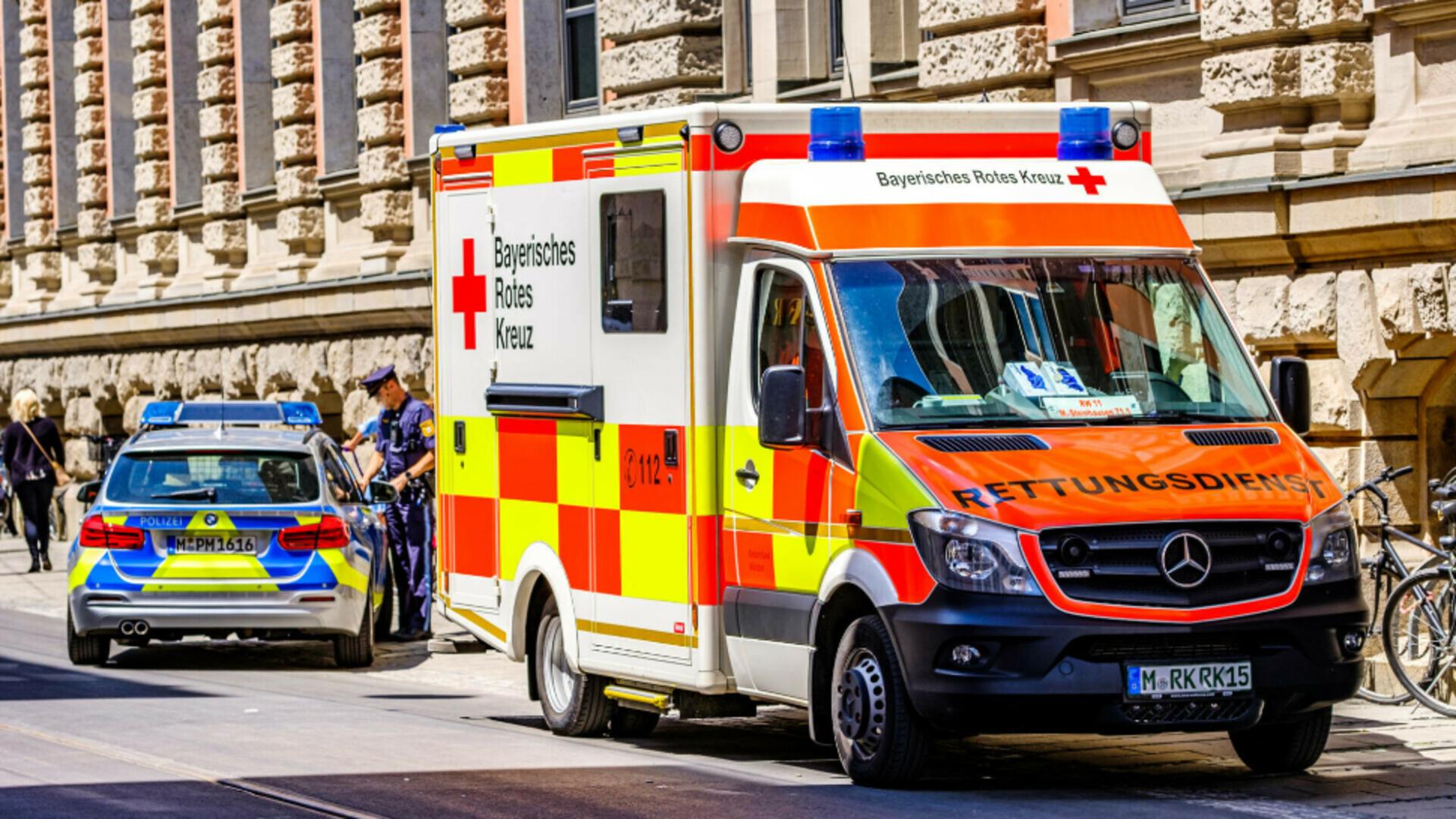 Șoc în Germania: un bărbat a intrat intenționat cu mașina într-un grup de pietoni, printre care se aflau soția și fiica sa