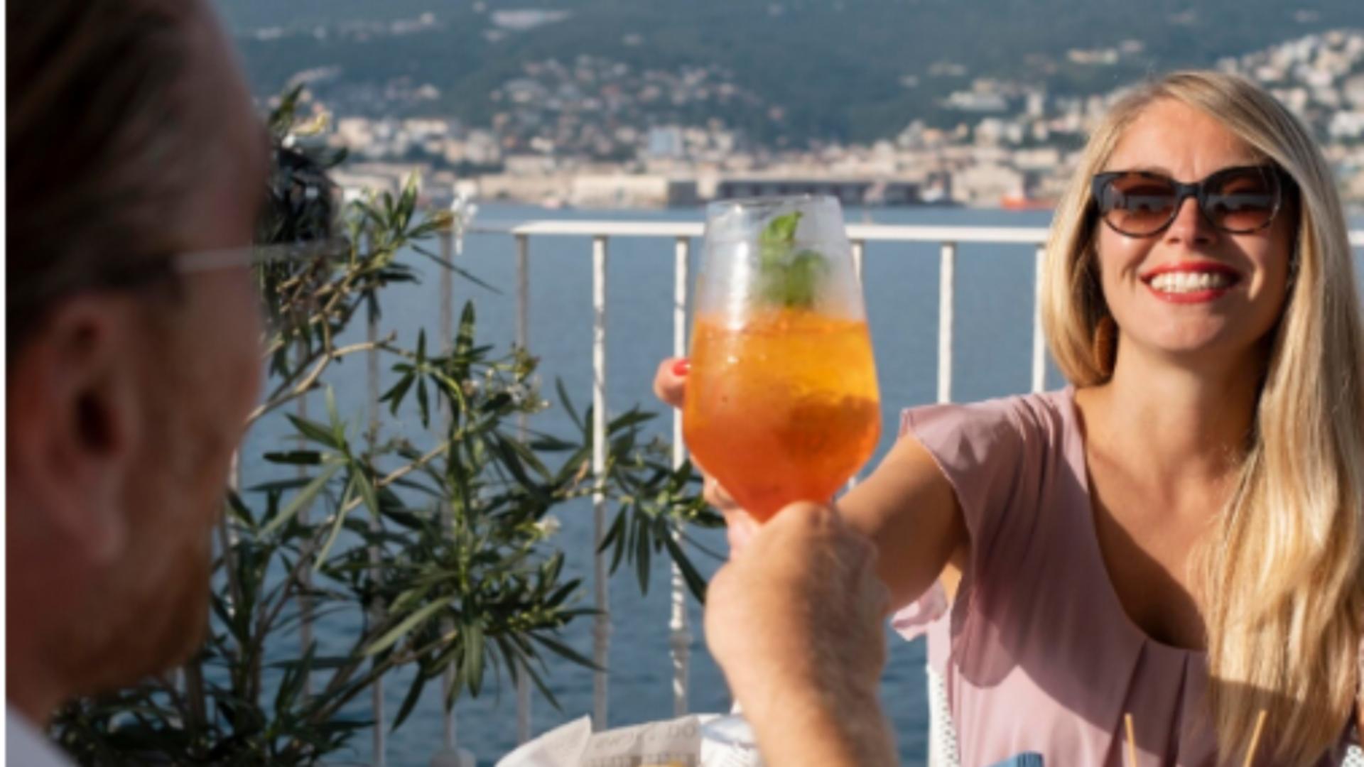 Cât mai costă mâncarea în Grecia în 2025