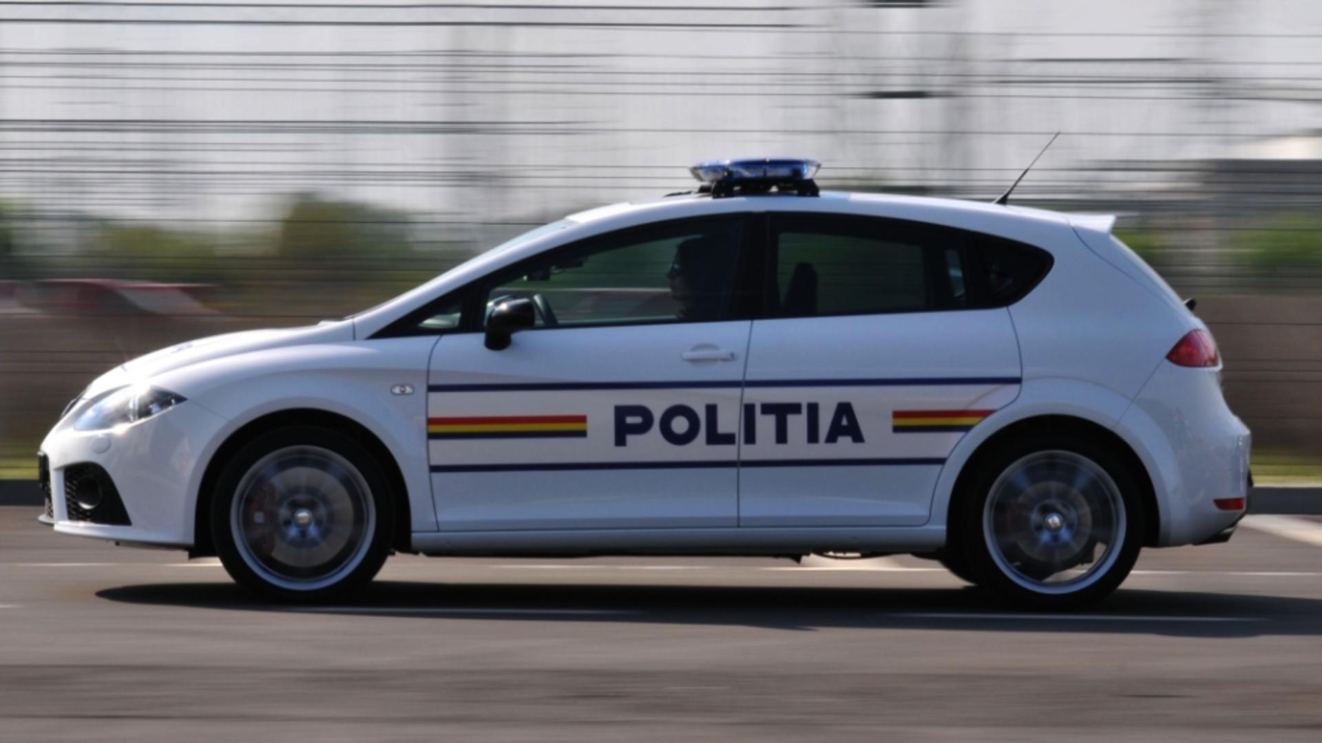 Incident șocant într-o școală din Timiș: o elevă și diriginta ei s-au pălmuit din cauza unei trotinete