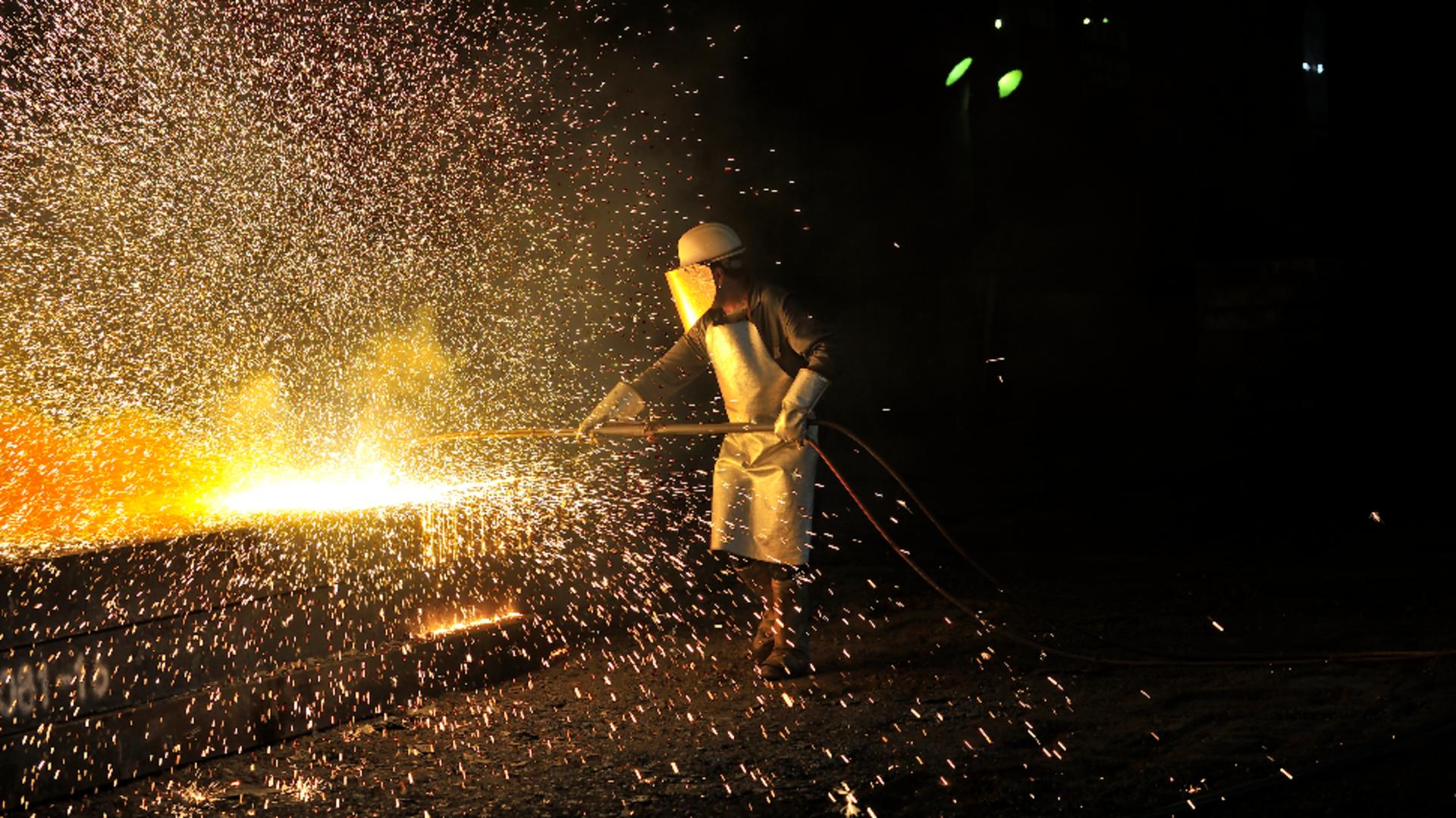 Liberty Galați a reluat producția de oțel, la un an de la oprirea operațiunilor