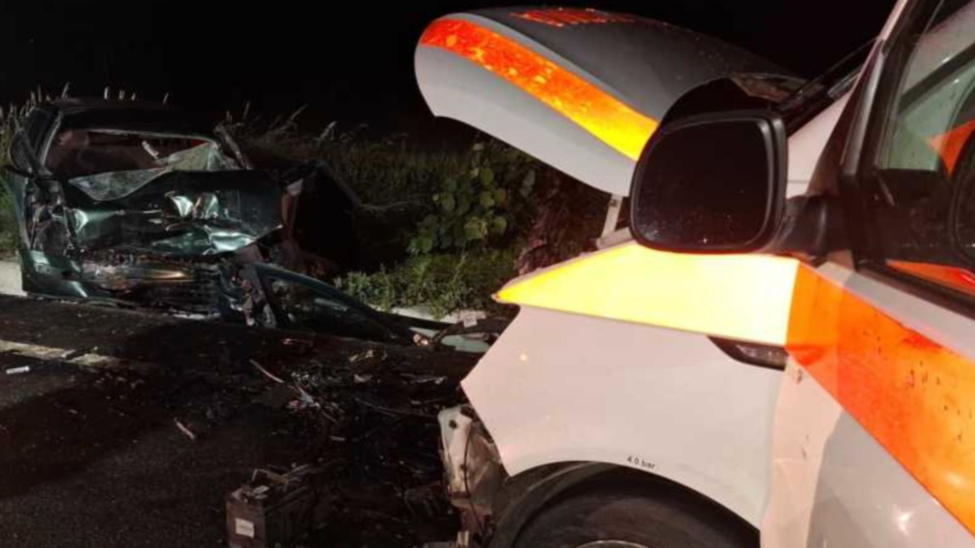 Accident înfiorător, în Botoșani, cu o ambulanță: 2 morți, 4 răniți