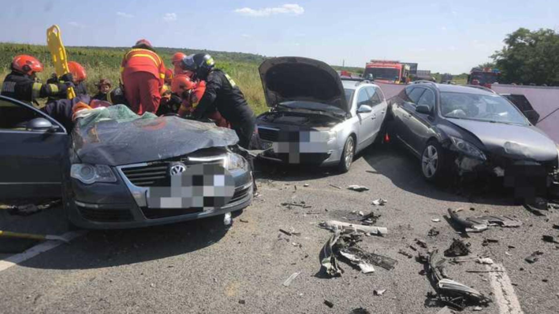 Accident rutier GRAV: carambol cu patru mașini pe DN 19. Mai multe victime implicate în coliziune