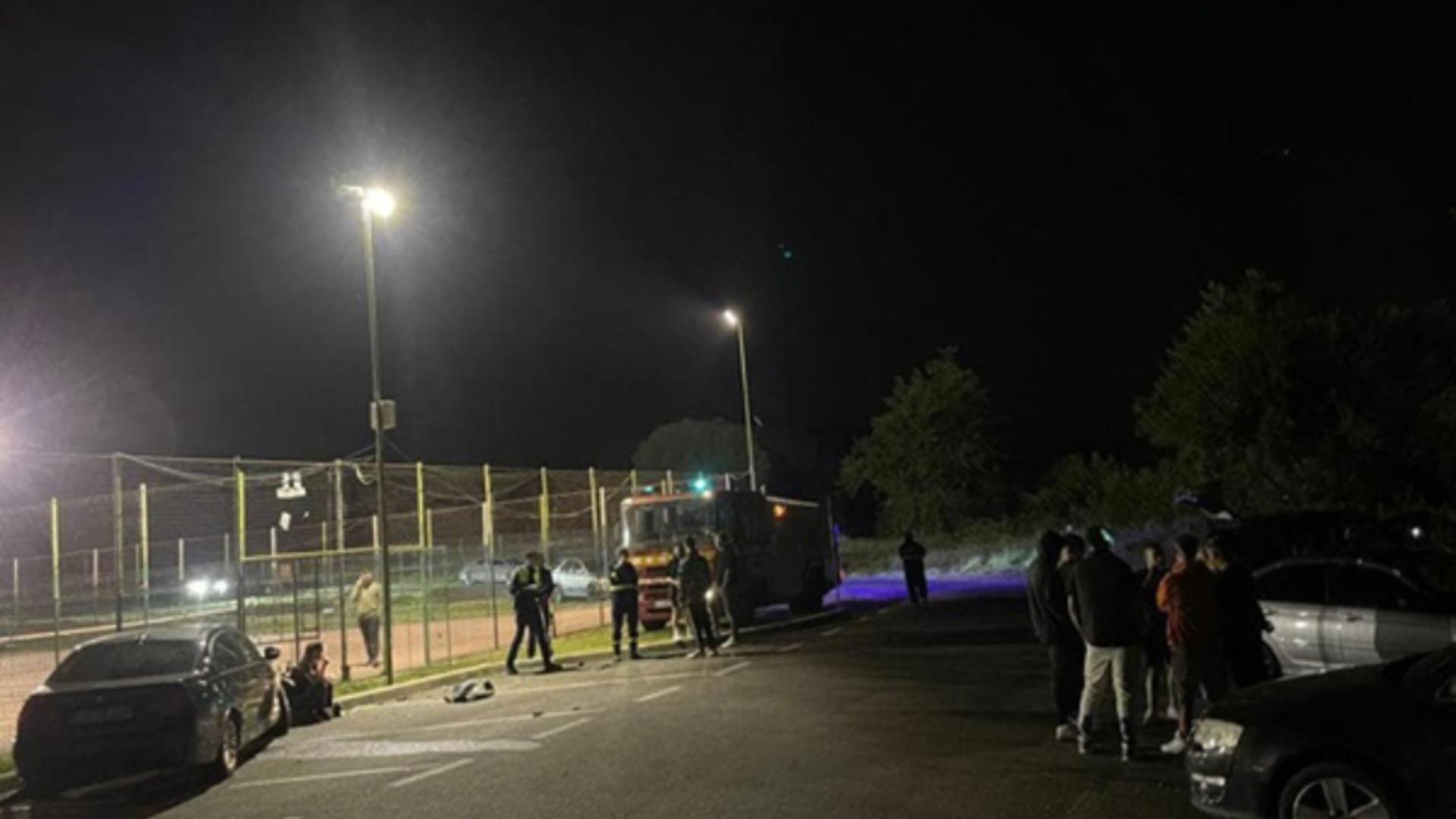 Caz șocant în Caraș Severin: un șofer a intrat cu mașina într-un grup aflat pe marginea drumului