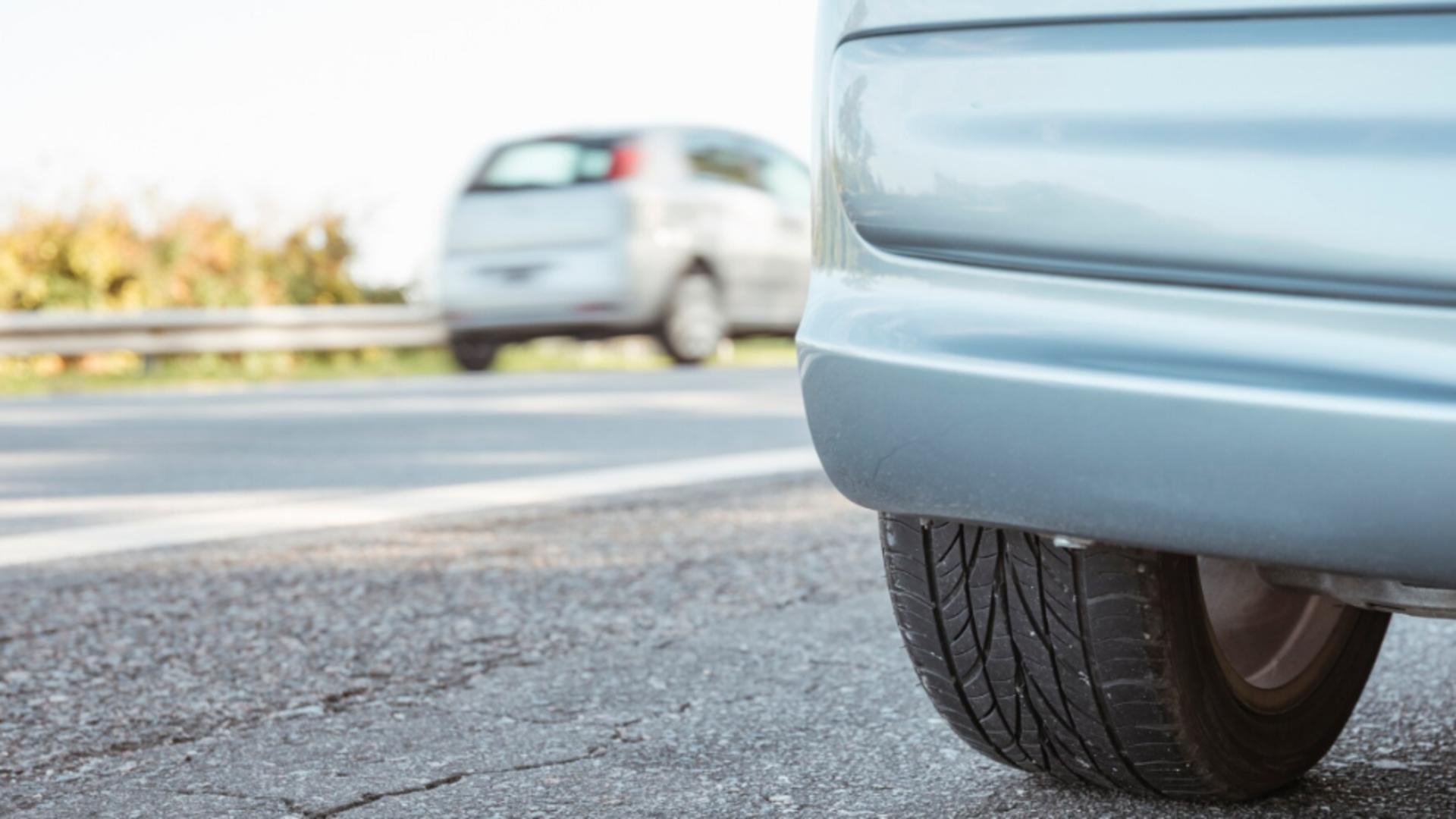 Chinezii au găsit o metodă prin care transformă forța de frecare dintre anvelopele vehiculelor și asfaltul șoselelor în energie electrică