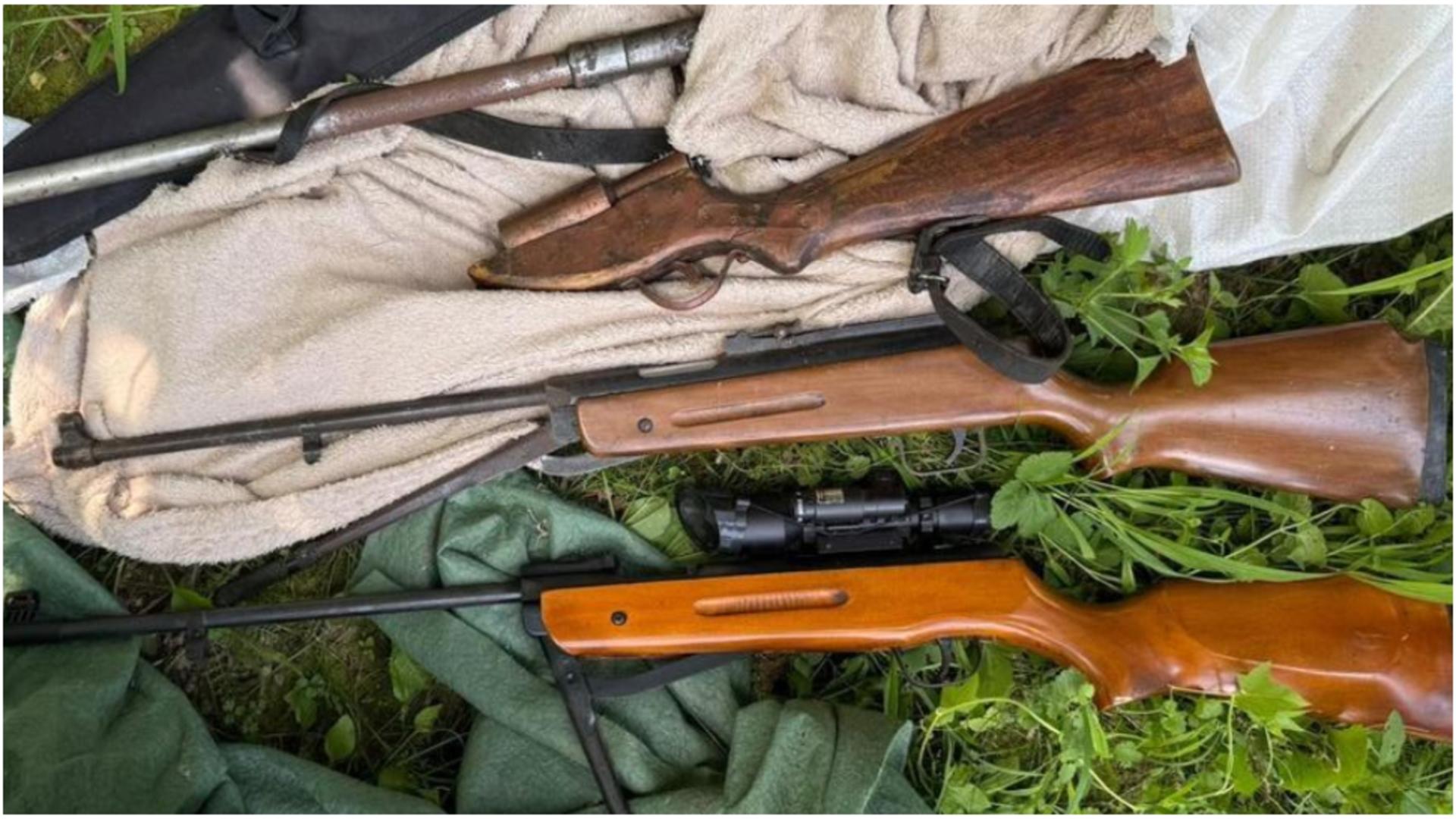 Bărbat plasat sub control judiciar, după ce și-a amenințat veciunul cu un pistol