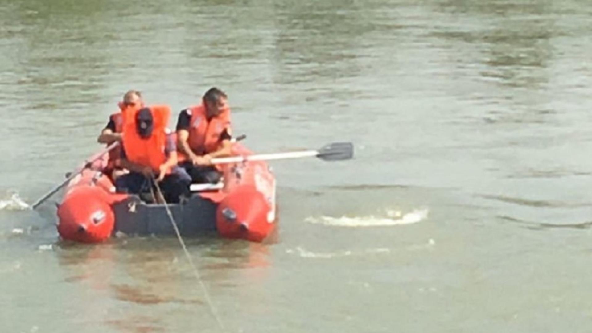 Două persoane, date dispărute în Lacul Balastieră Iojib. Scafandri din Maramureș, chemați în sprijin