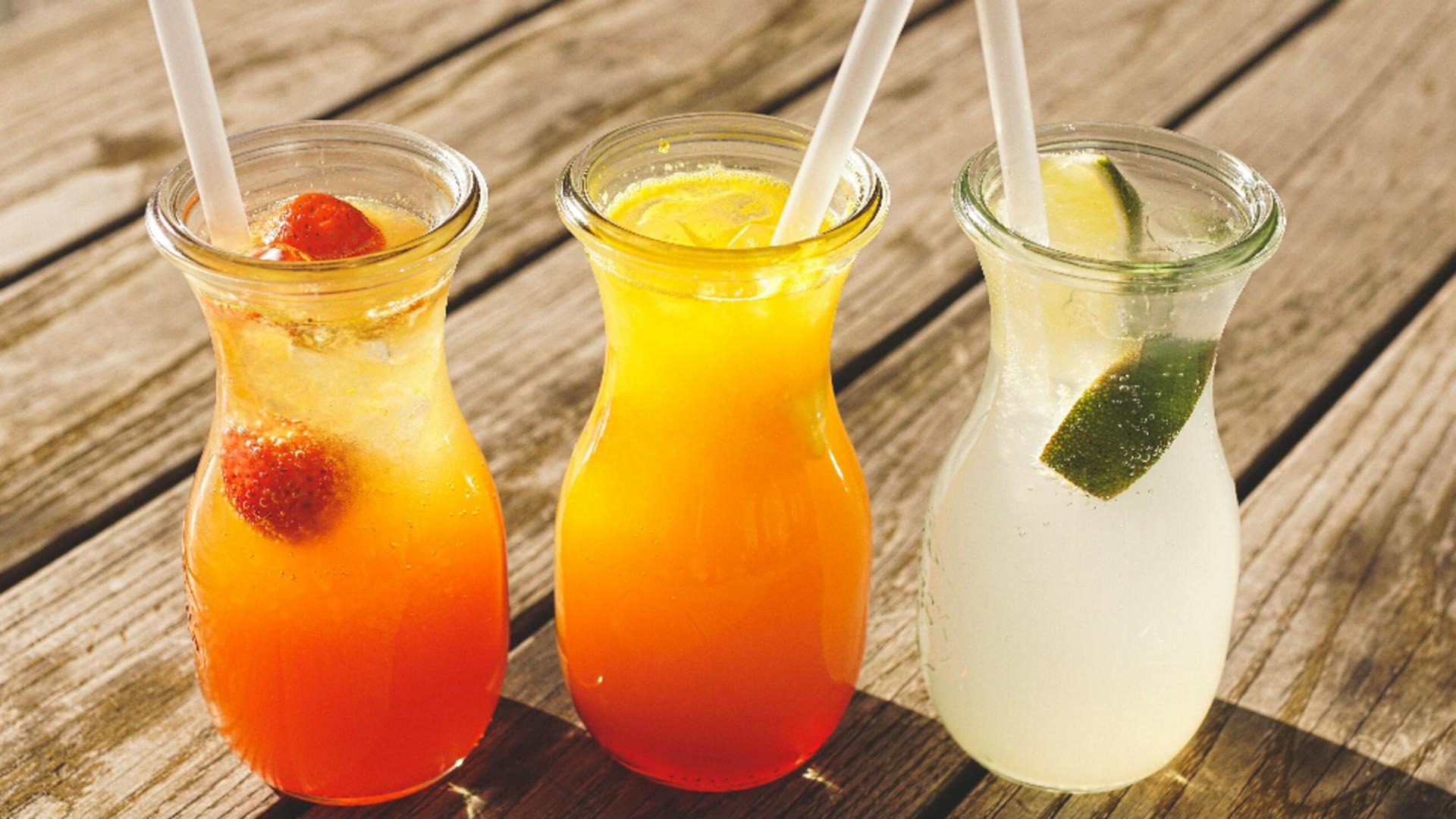 Băuturi naturale răcoritoare: Rețete sănătoase pentru zilele toride. De ce TREBUIE să le întroduci în dietă în zilele călduroase?