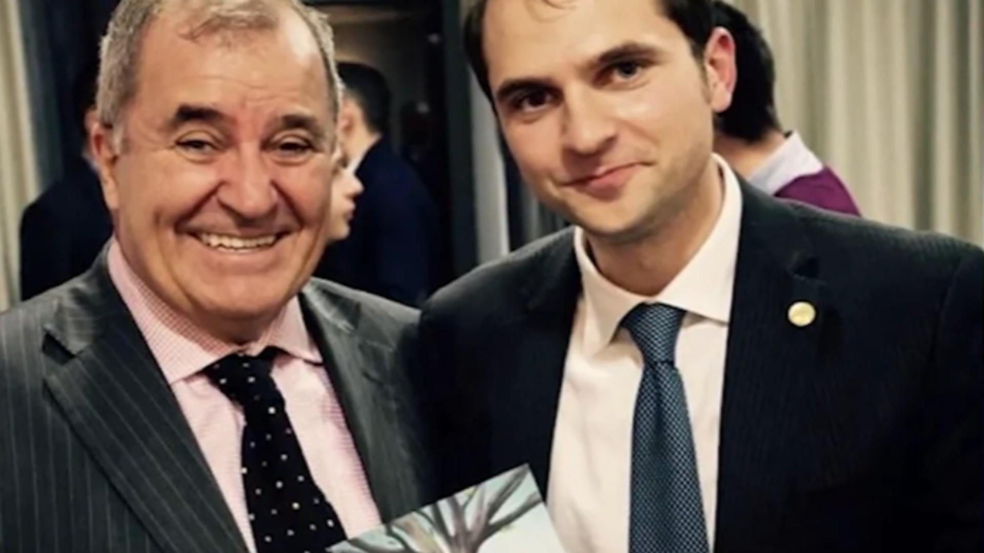 Cum a ajuns Sebastian Burduja în funcții importante deși nu are performanțe politice