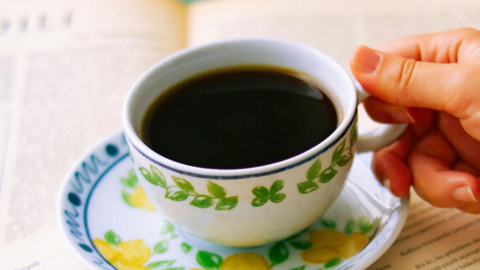 Consumul moderat de cafea ar putea ajuta în cazul bătăilor neregulate ale inimii, conform unui nou studiu