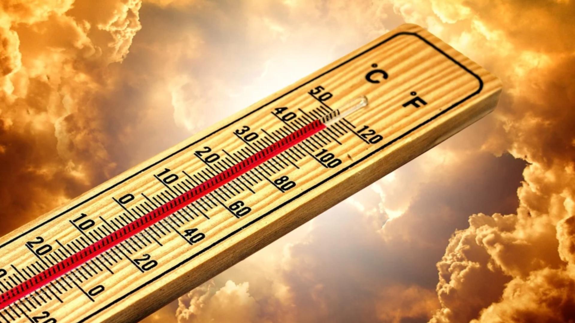 Meteorologii spun că alternanța între perioadele caniculare și cele mai reci face ca efectul resimțit să nu fie atât de puternic