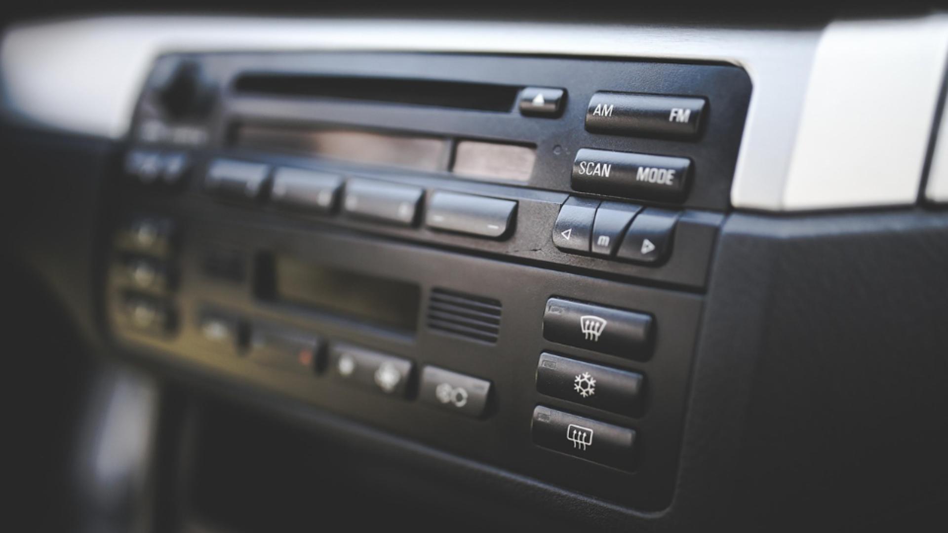 Butonul ignorat din mașină care te ajută să consumi mai puțin carburant vara – și funcționează împreună cu AC-ul