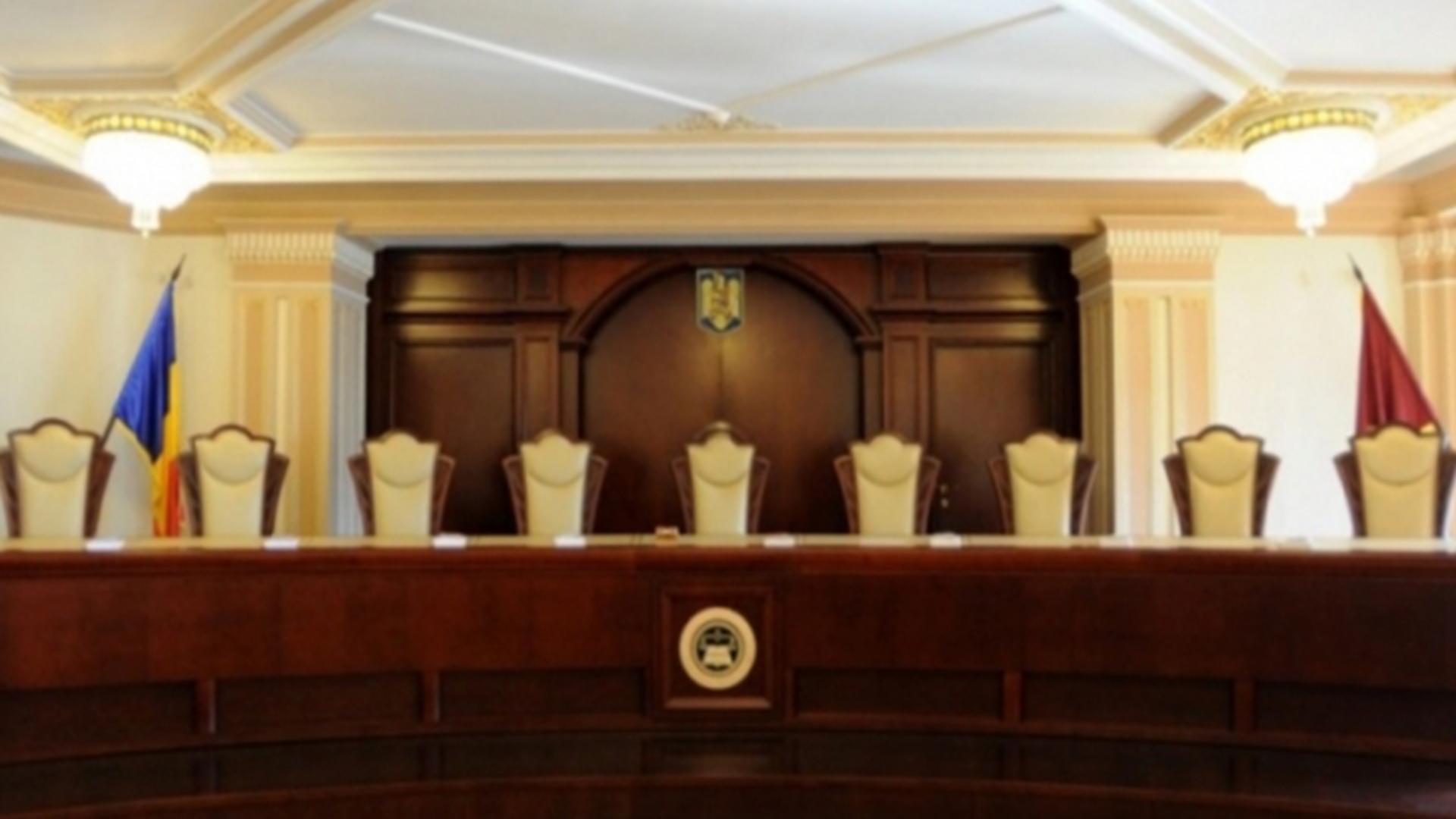 Ac de cojocul primelor nesimțite de la CCR