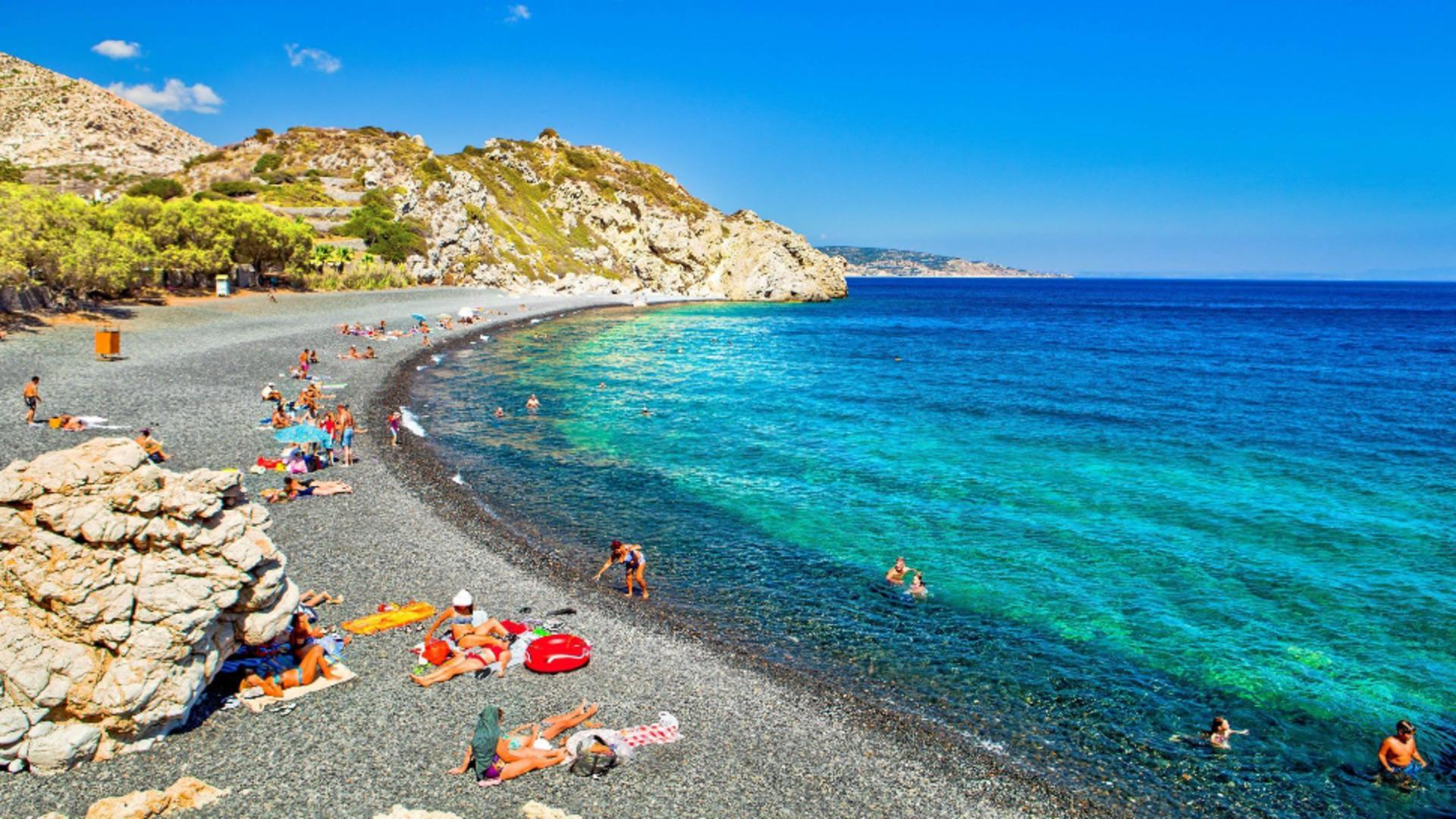 Chios, paradisul discret al Greciei: insula cu peisaje fabuloase, gastronomie aparte și plaje departe de aglomerație. Oricine își poate permite o vacanță aici