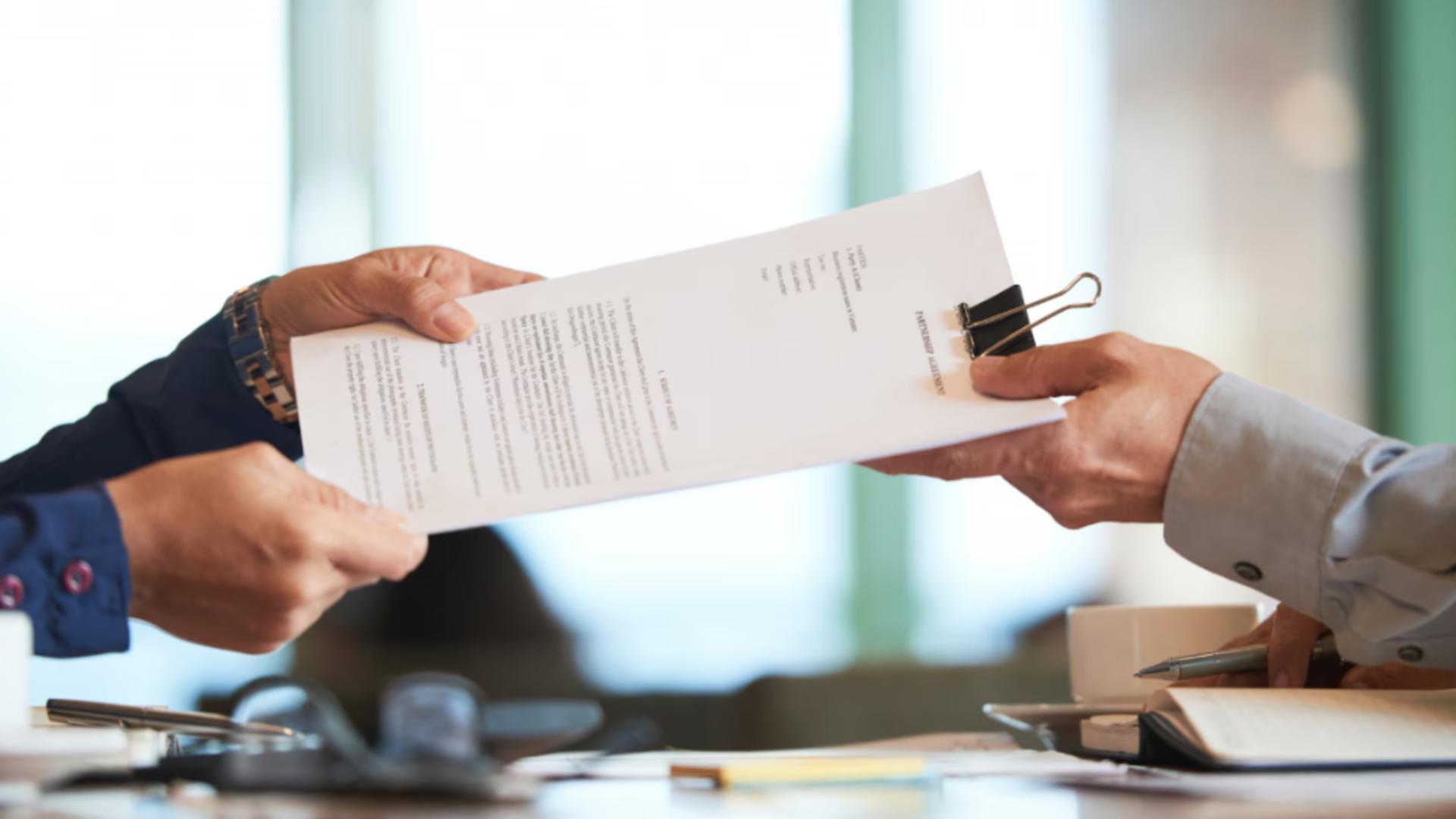 Una dintre companiile înfierate în presă ripostează. 