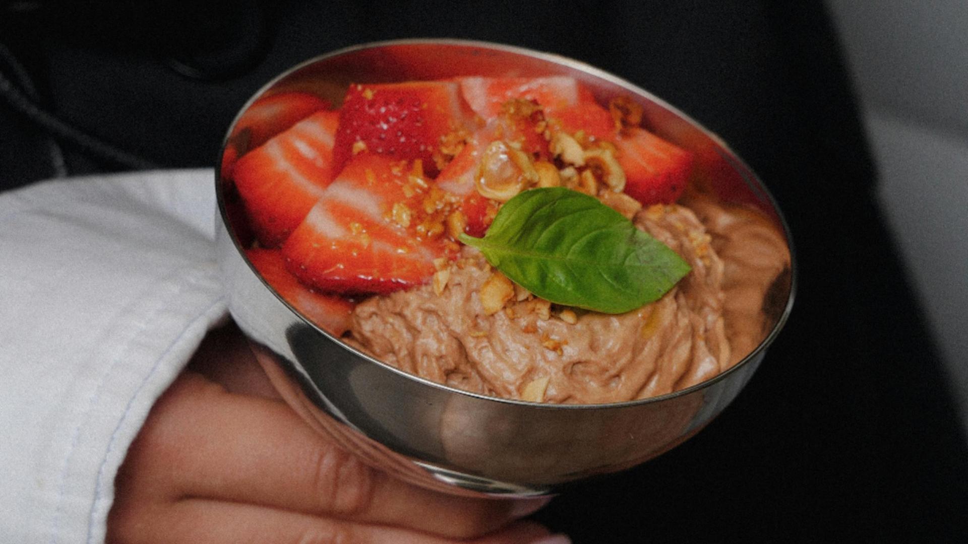 Cel mai rapid desert de vară. Se prepară în pahar și este deliciul zilelor toride