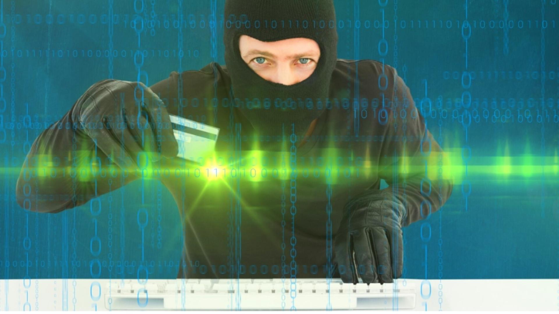 Escrocii lovesc din nou