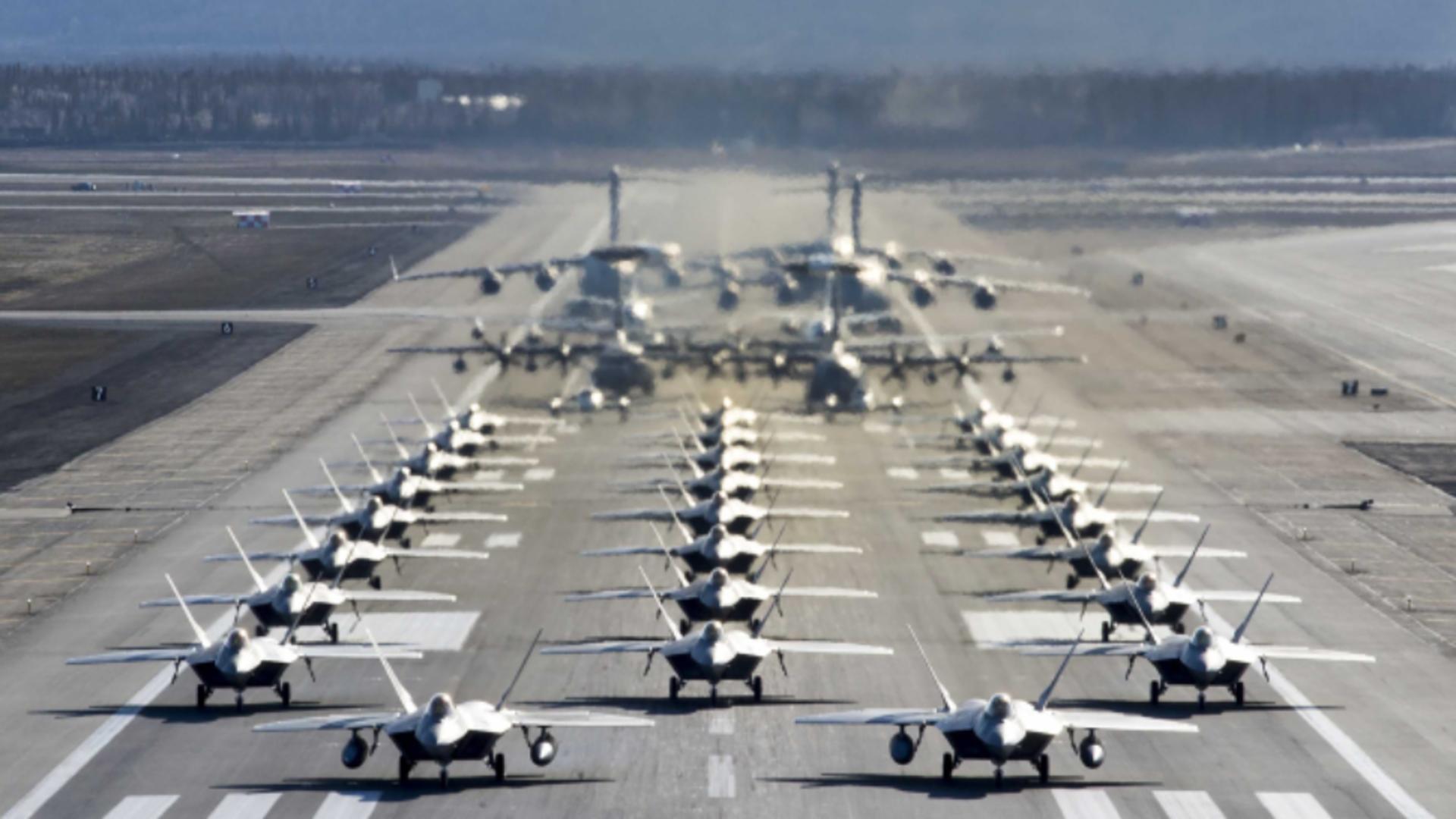 Exercițiu cu avioane de luptă  în Alaska. (Photo: Departamentul de Stat din SUA