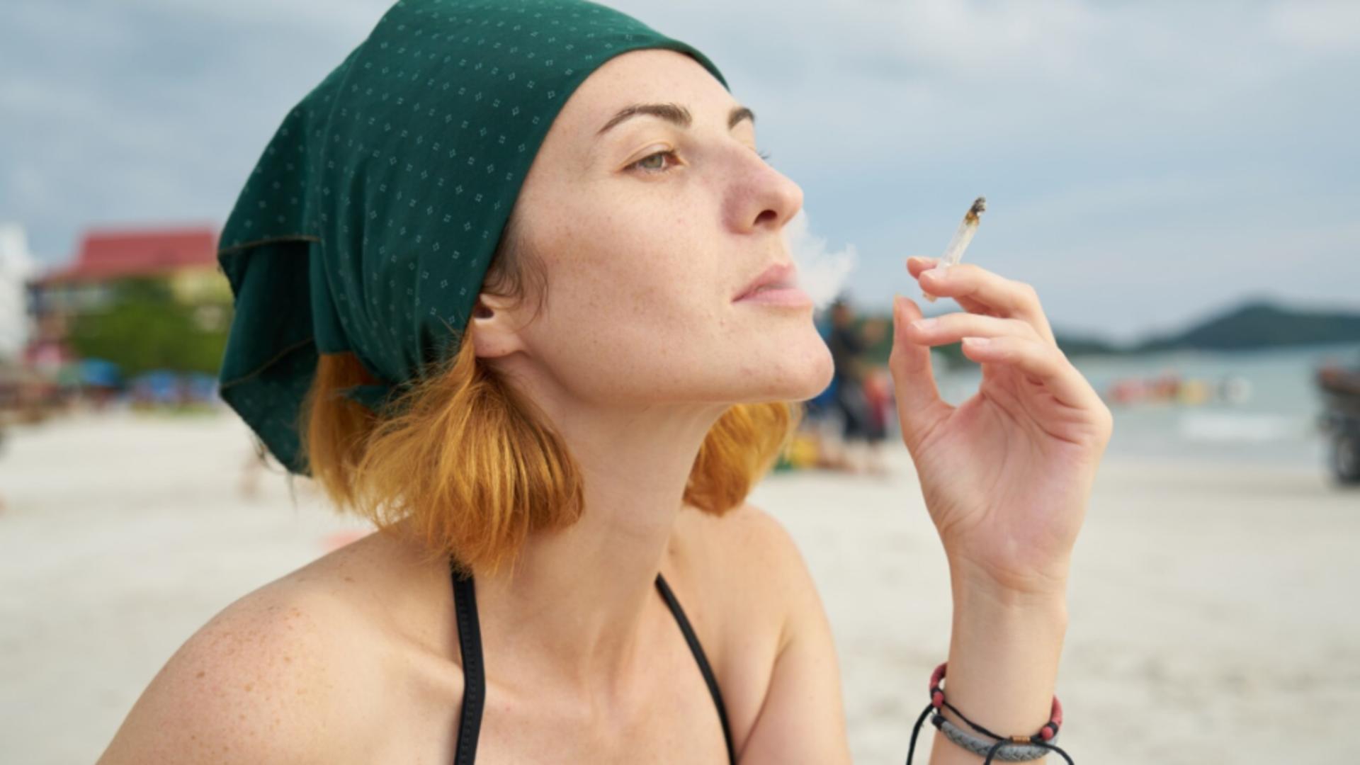 Încă o țară europeană interzice fumatul pe plajă