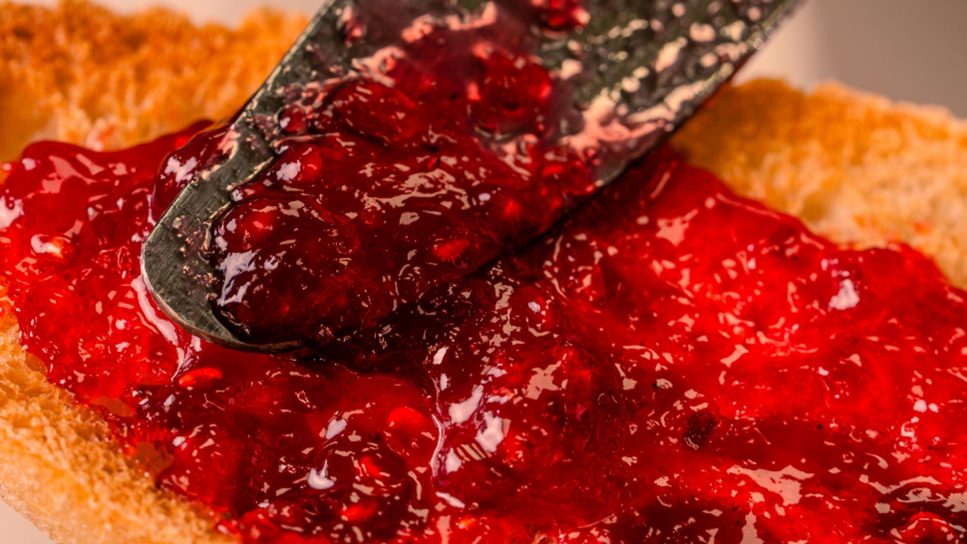 Un fost ministru PSD ironizează "evaziunea cu borcane de gem" despre care a vorbit șeful ANAF