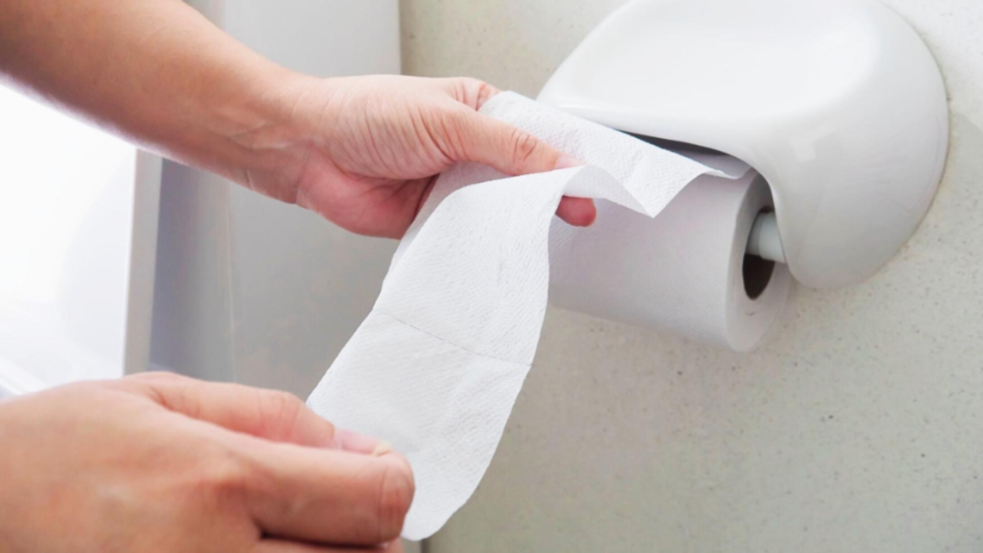 Un primar din România îi lasă pe elevi fără hârtie igienică în școli.