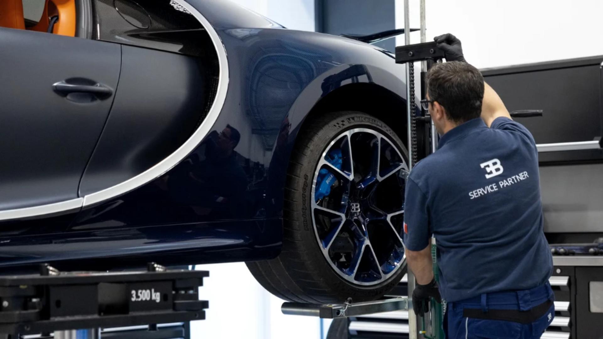 13.000 de euro pentru reparația unei mașini. Proprietarul a rezolvat totul cu 5 lei și 20 de minute de răbdare