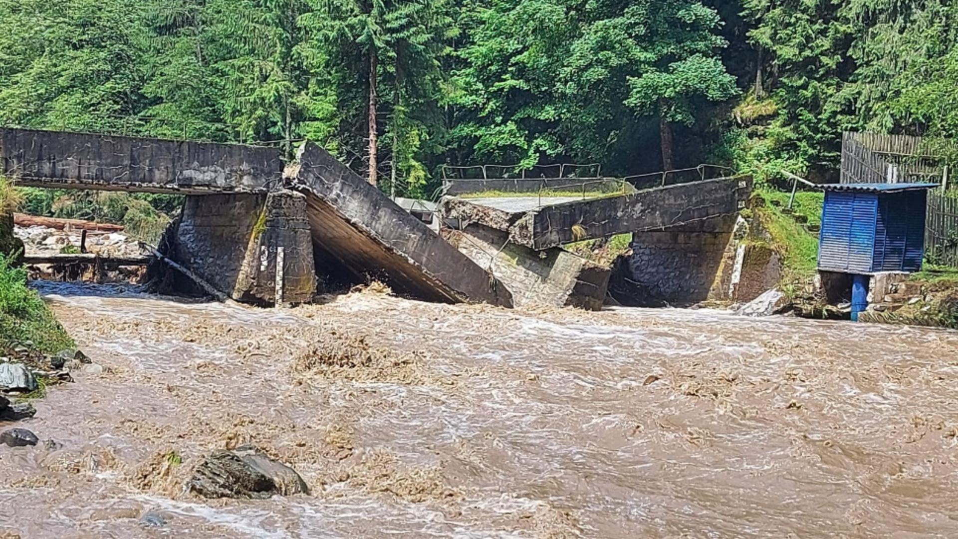 Cod galben de inundații pe râuri din 9 județe, până marți la prânz / Foto: Arhivă